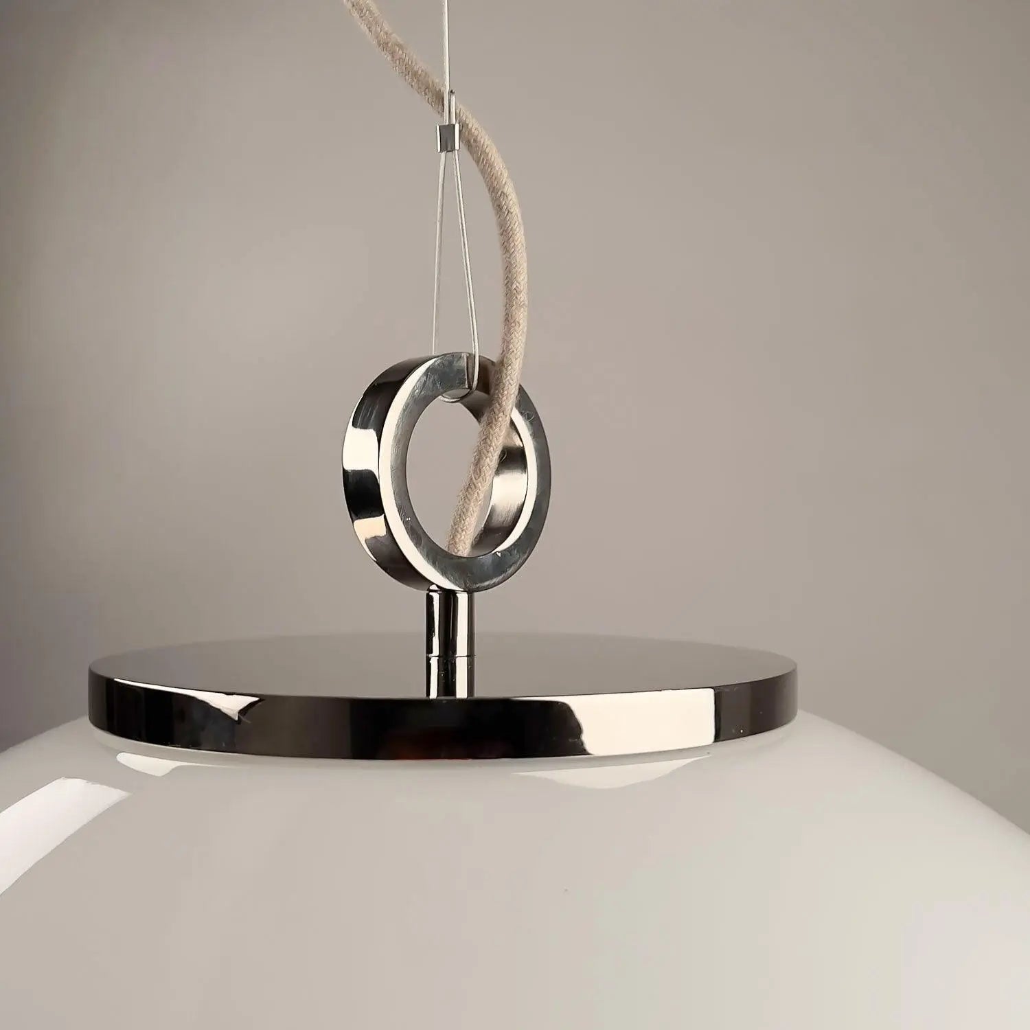 Lampa wisząca duża BIAŁA KULA nikiel – Embassy Interiors