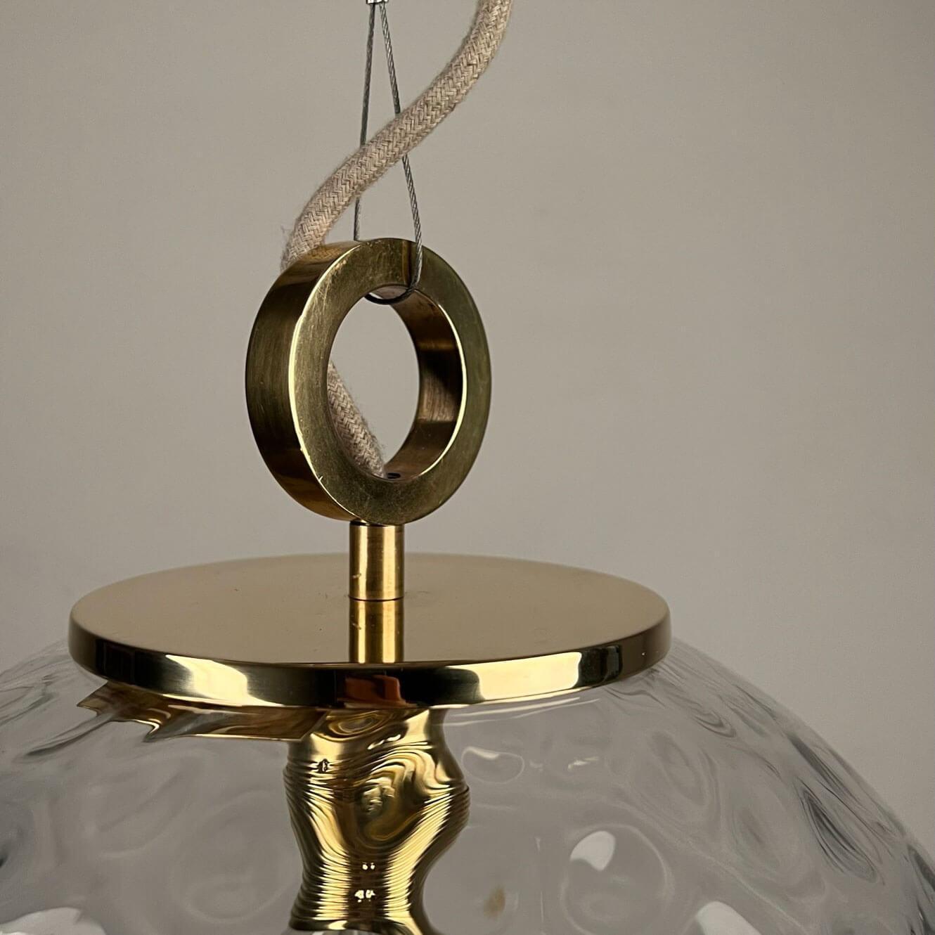 Lampa wisząca KULA REFLEKSYJNA mosiężny Embassy Interiors Eye on Design