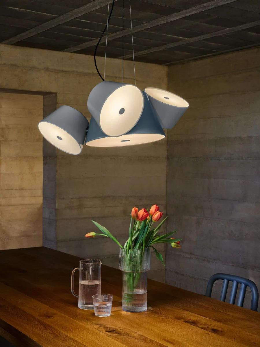 Lampa wisząca okrągła TAM TAM biały z piaskowymi kloszami Marset Eye on Design