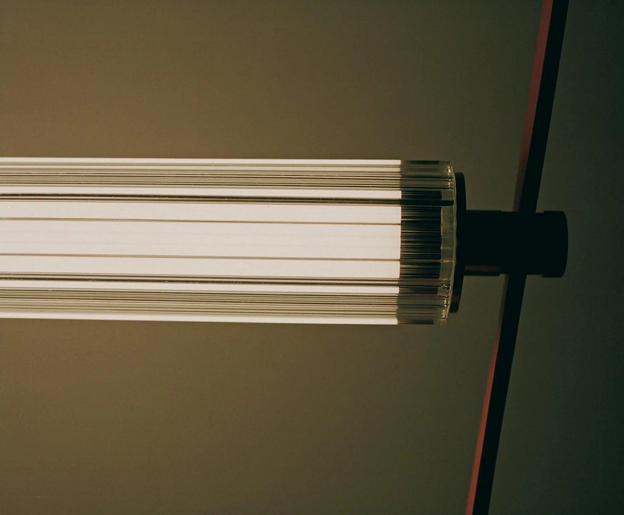 Lampa wisząca WIRELINE zielony – styl nowoczesny