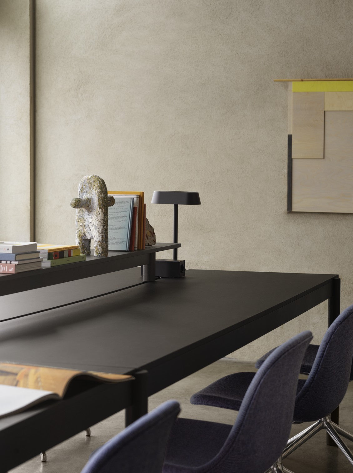LINEAR SYSTEM Office Table - CONFIGURATION 1 black nanolaminate with black base