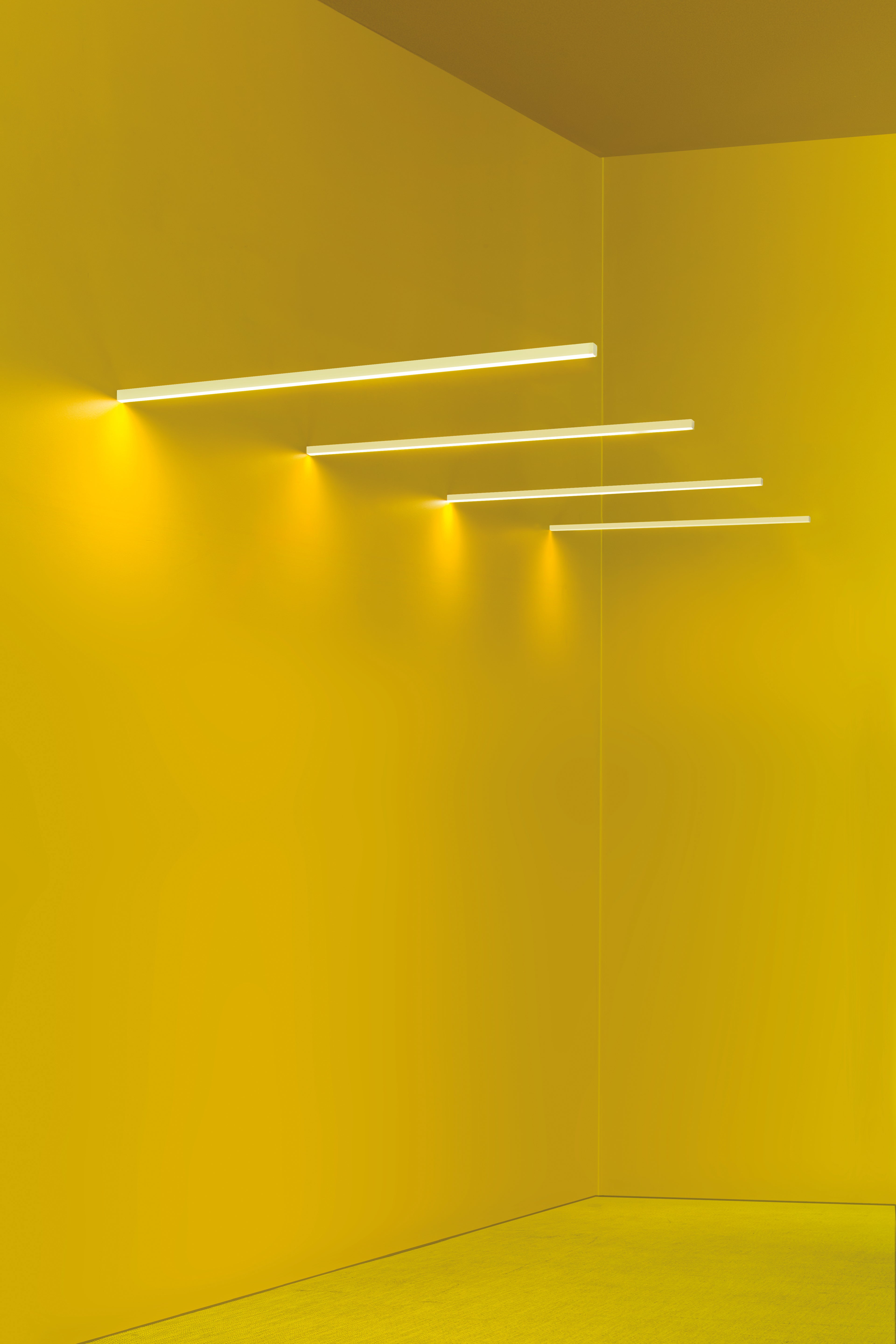 Nástěnná lampa s výsuvem LINESCAPES CANTILEVERED bílá