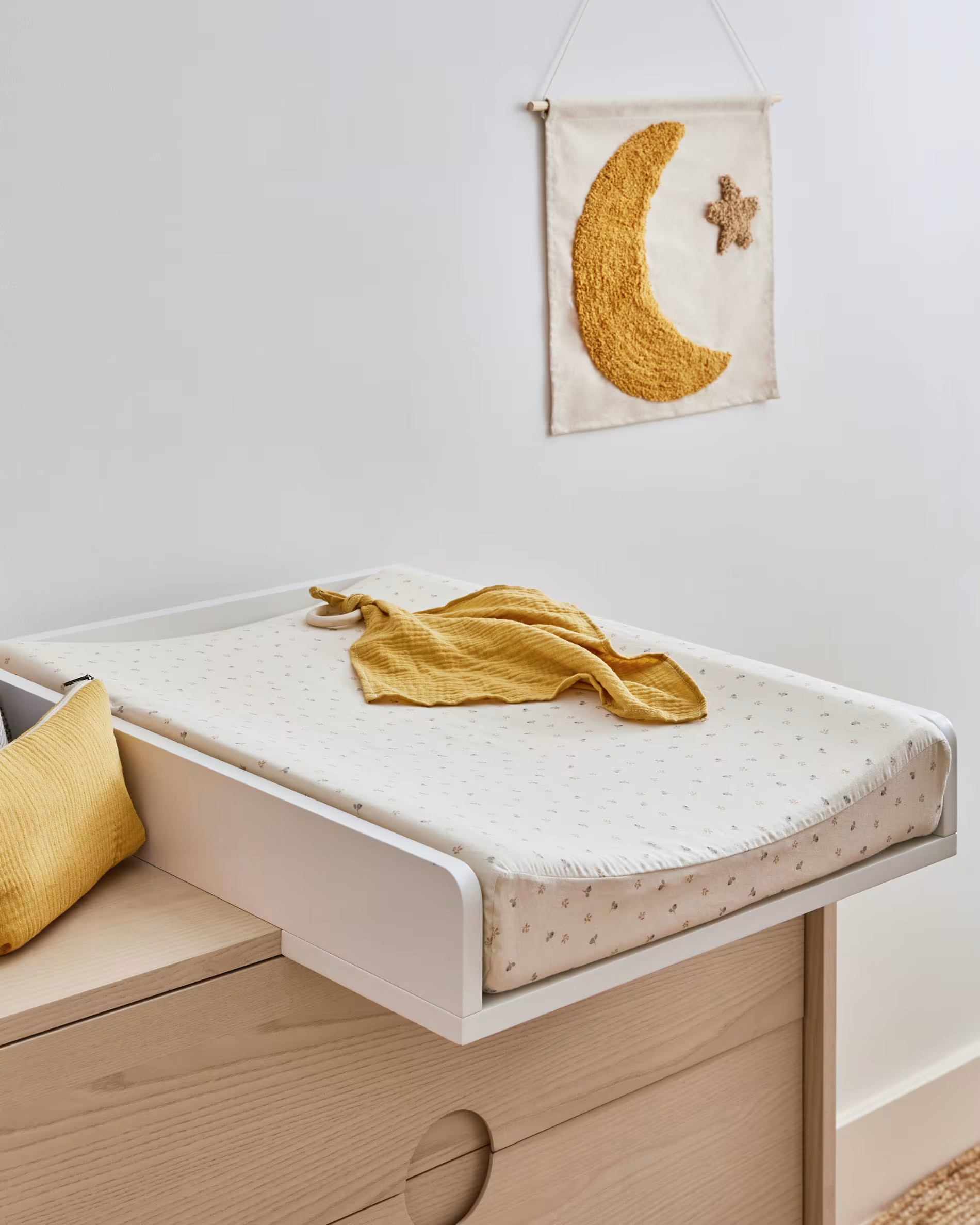 Komoda NUNILA fornir jesionowy La Forma Eye on Design