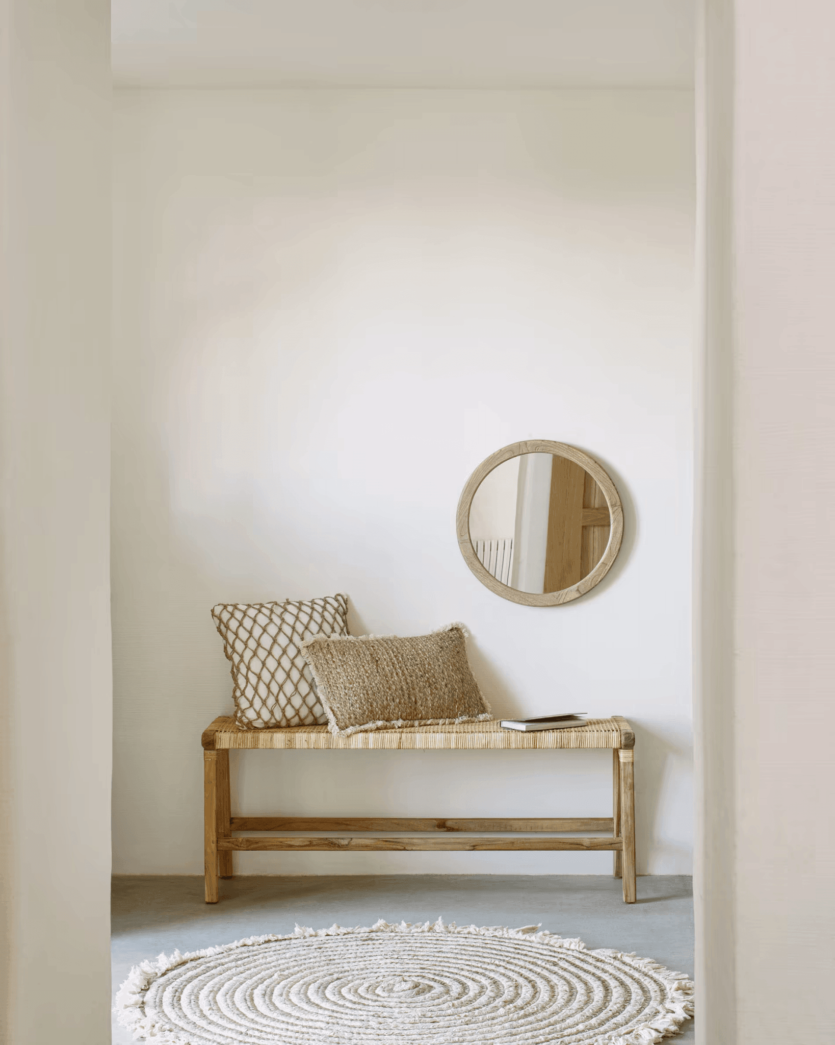 Lustro ALUM lite drewno mindi La Forma Eye on Design