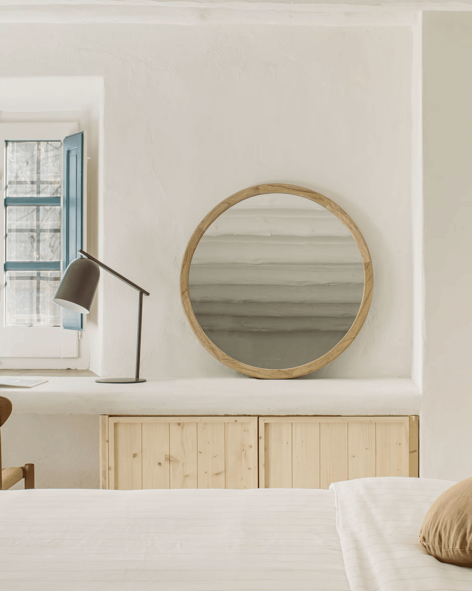 Lustro ALUM lite drewno mindi La Forma Eye on Design