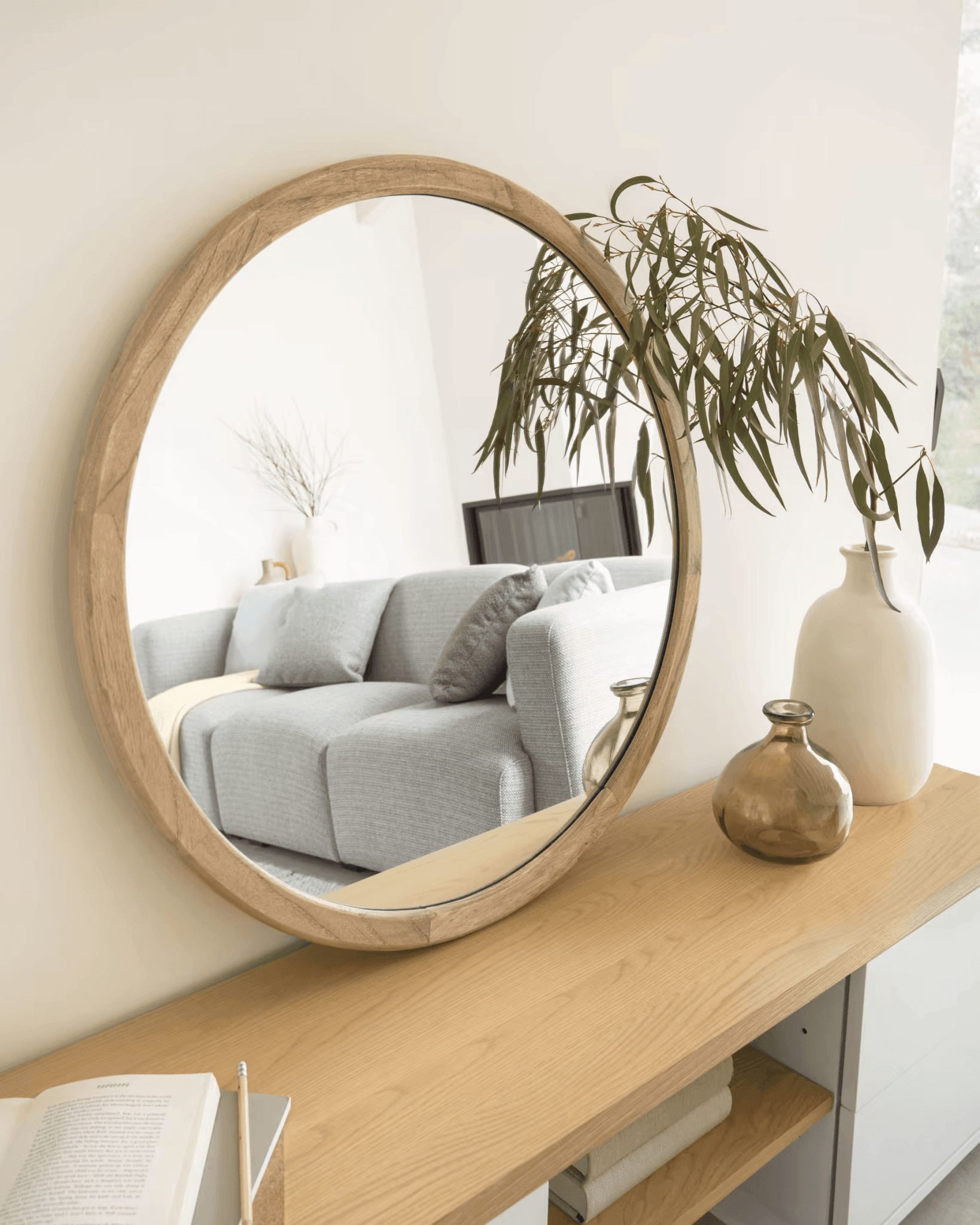 Lustro ALUM lite drewno mindi La Forma Eye on Design