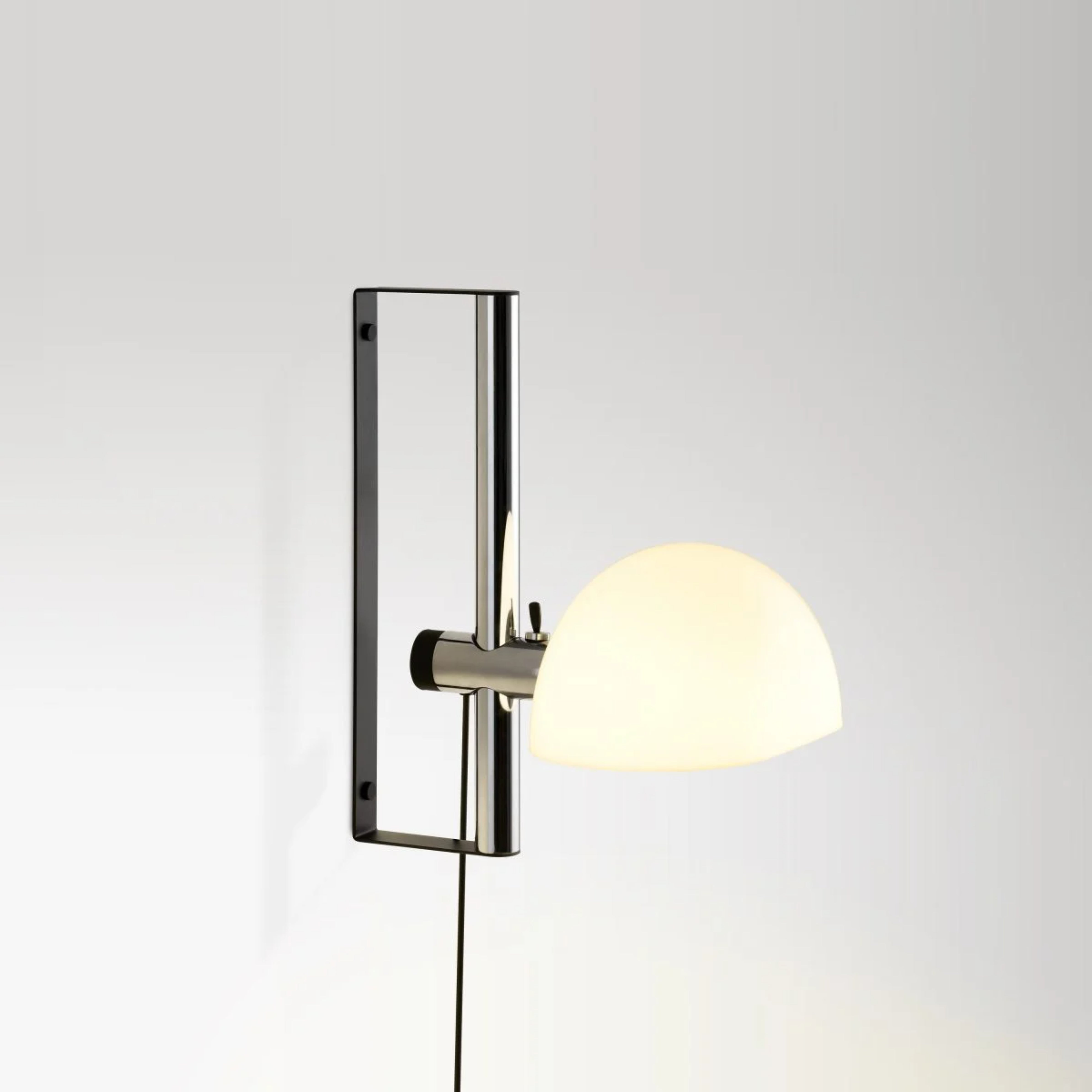 Lampa ścienna regulowana LAURO biały klosz z ciemnobrązową podstawą