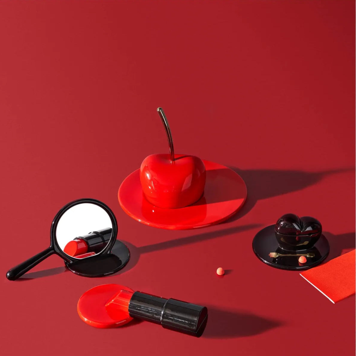 Black kiss storage container