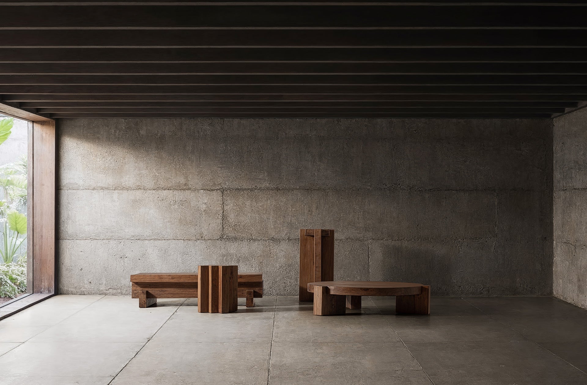 Stolik boczny BRUTALIST drewno z recyklingu do salonu