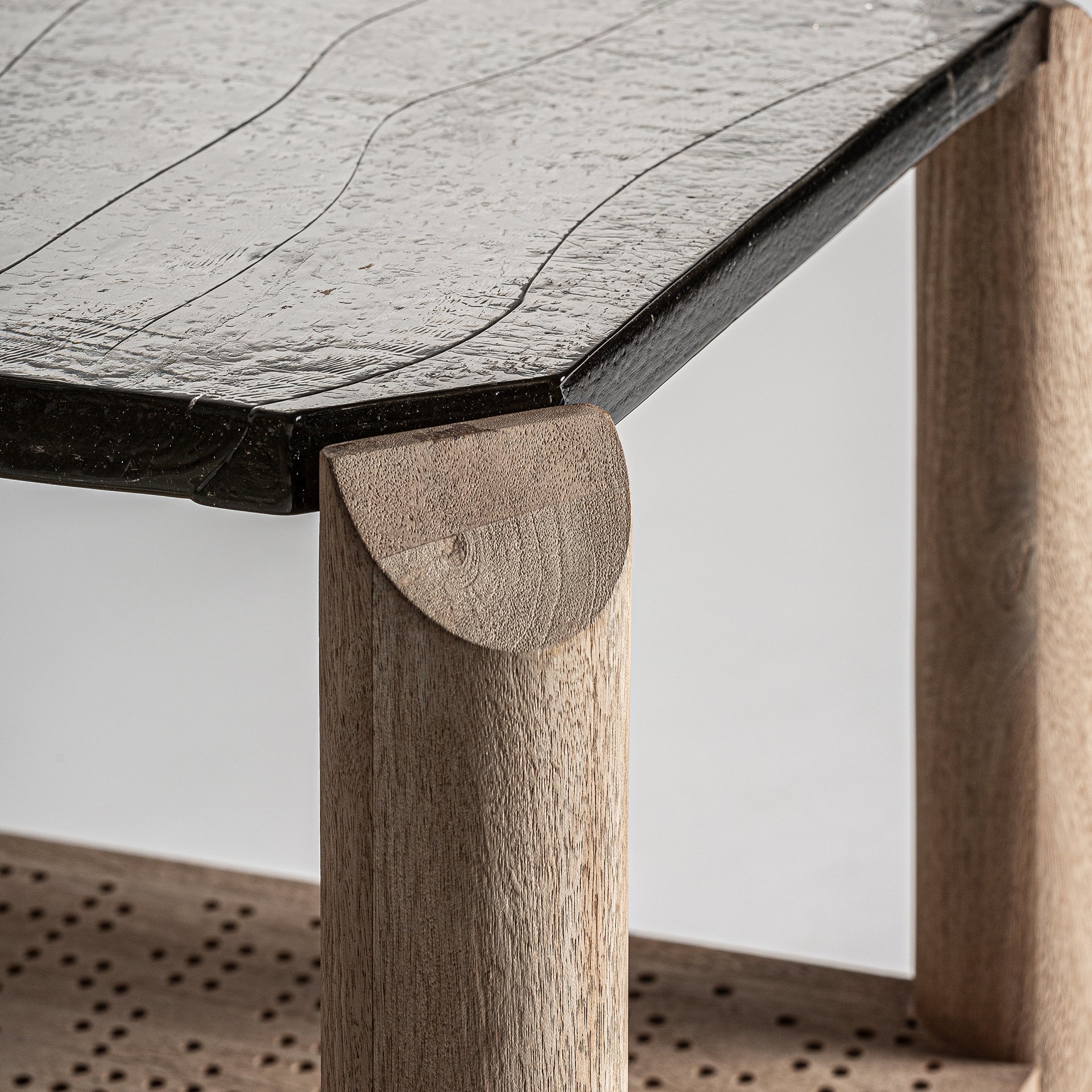 Boční stolek JACQUARD mango dřevo