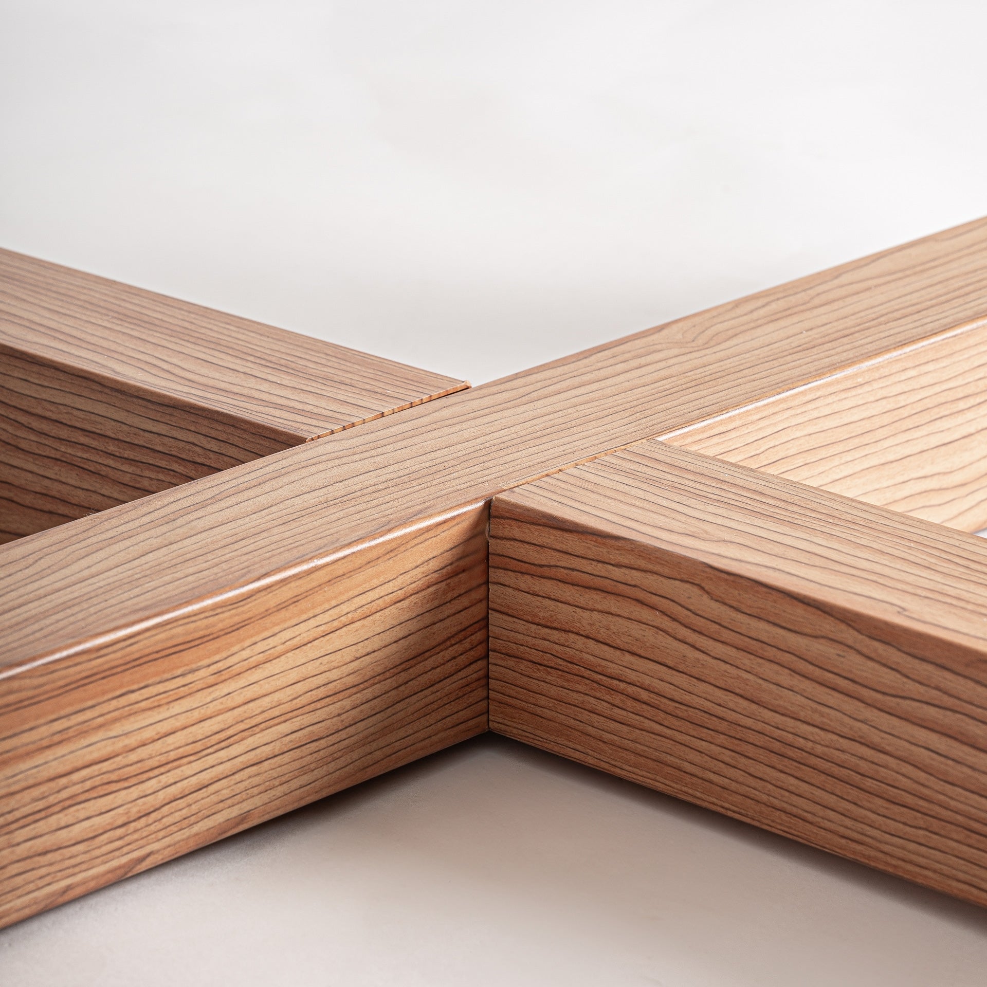 KOSHENA Round Outdoor Table with Concrete Top and Aluminum Base