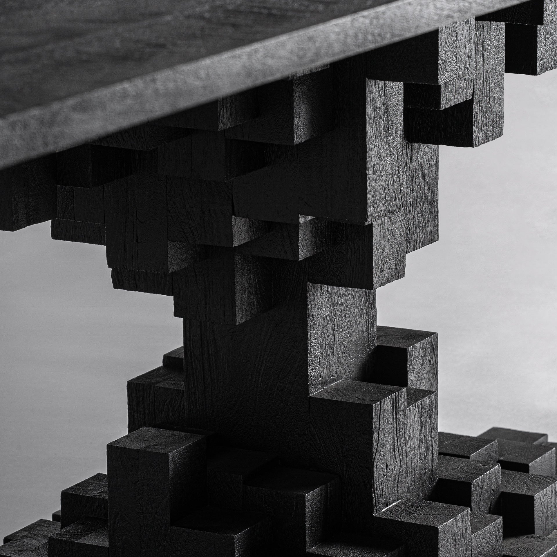 Stůl PÈTRIA černé mango dřevo