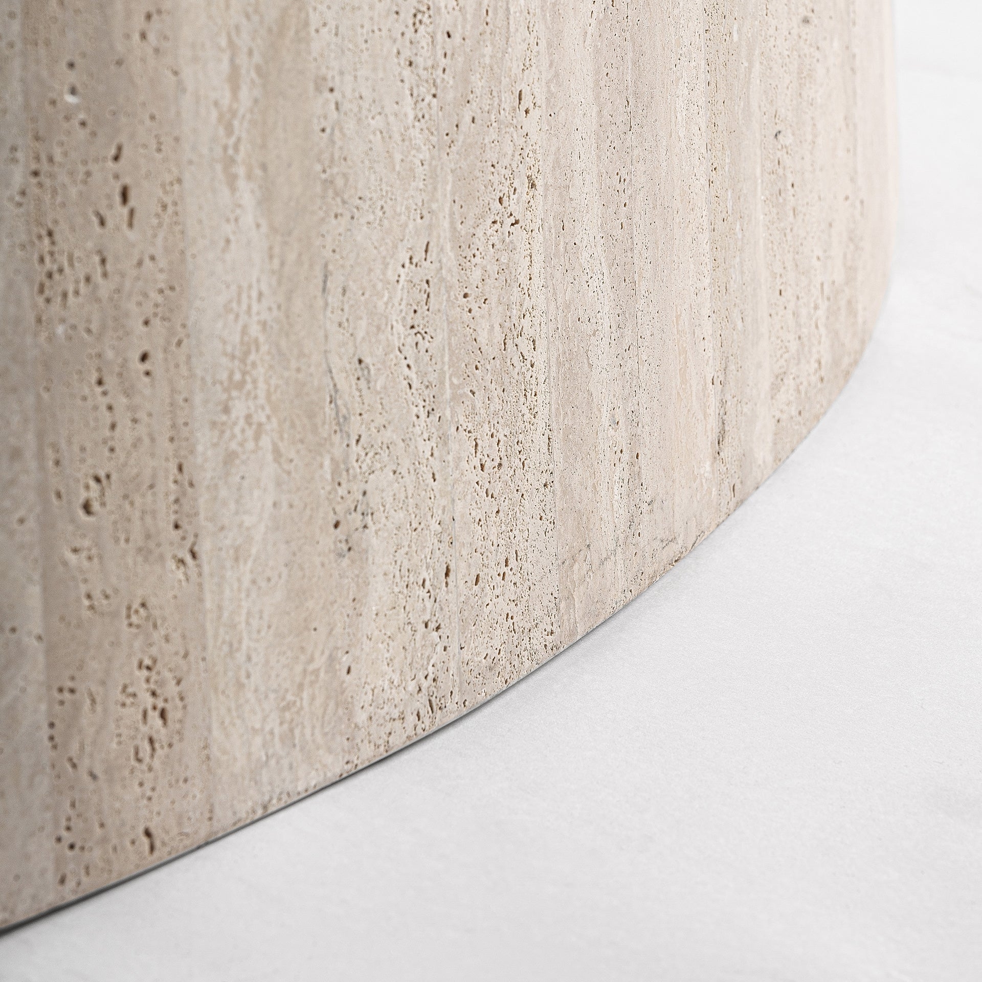 Oval Table THIENNES Broken White Travertine