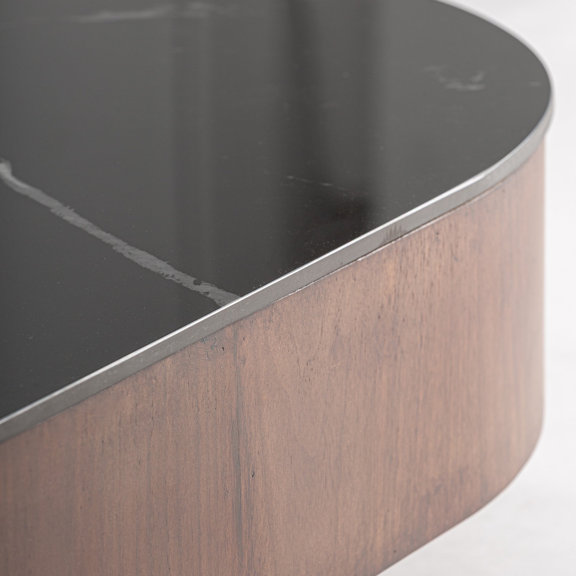 Konferenční stolek NEUFS dýha ořechová s černou deskou