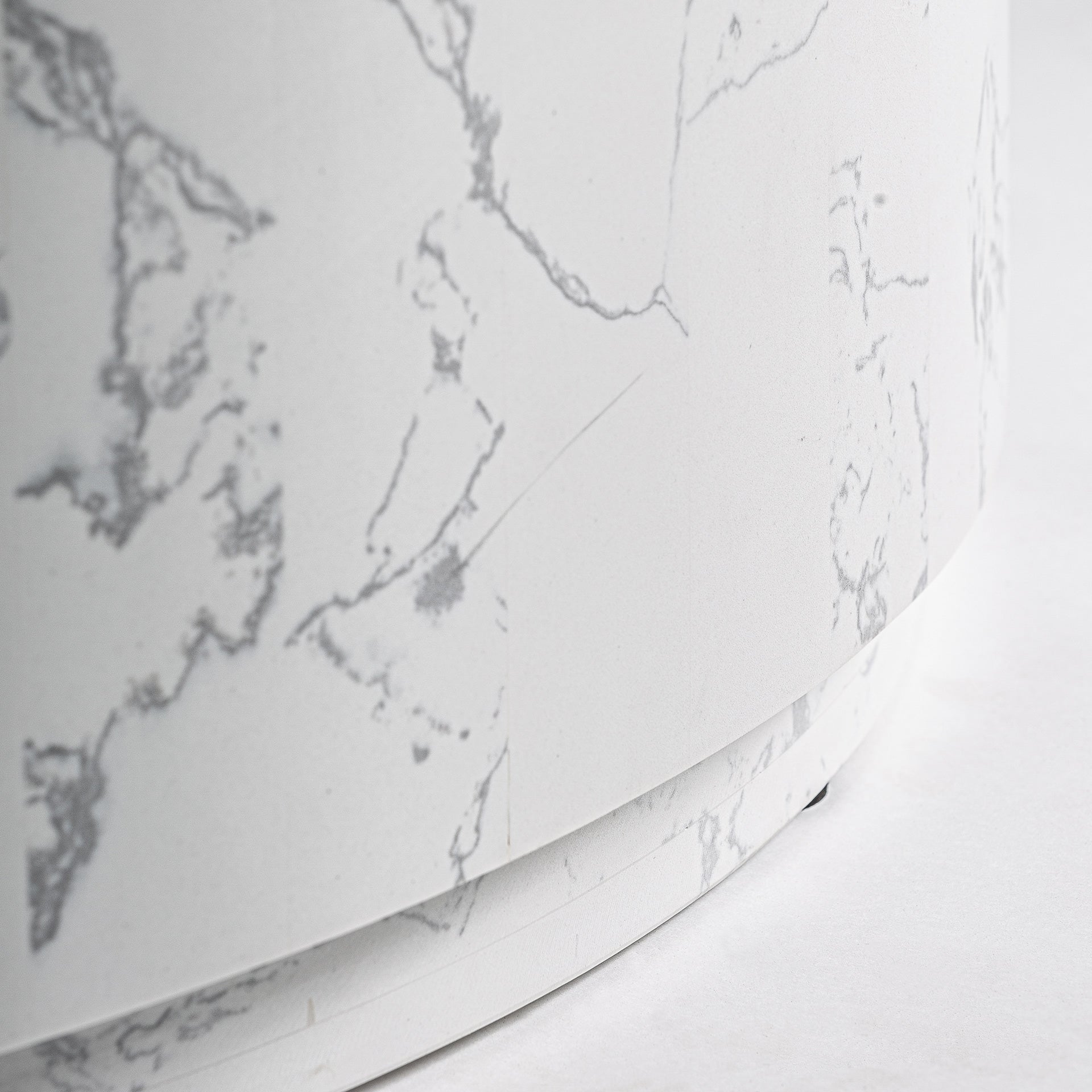 Bílý konferenční stolek VONNAS