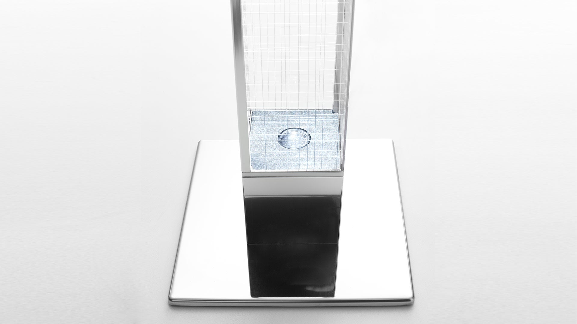 Stojací lampa MIMESI stříbrná