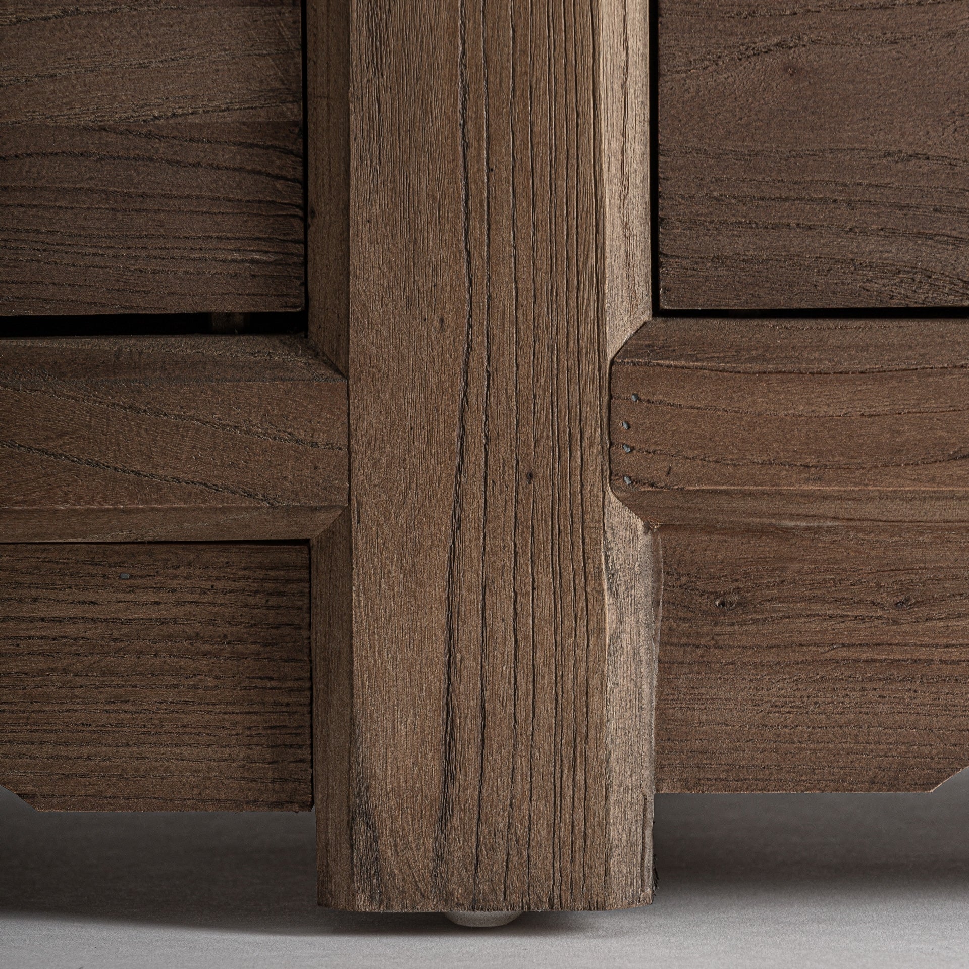 UNTZA TV Cabinet made of recycled pine wood