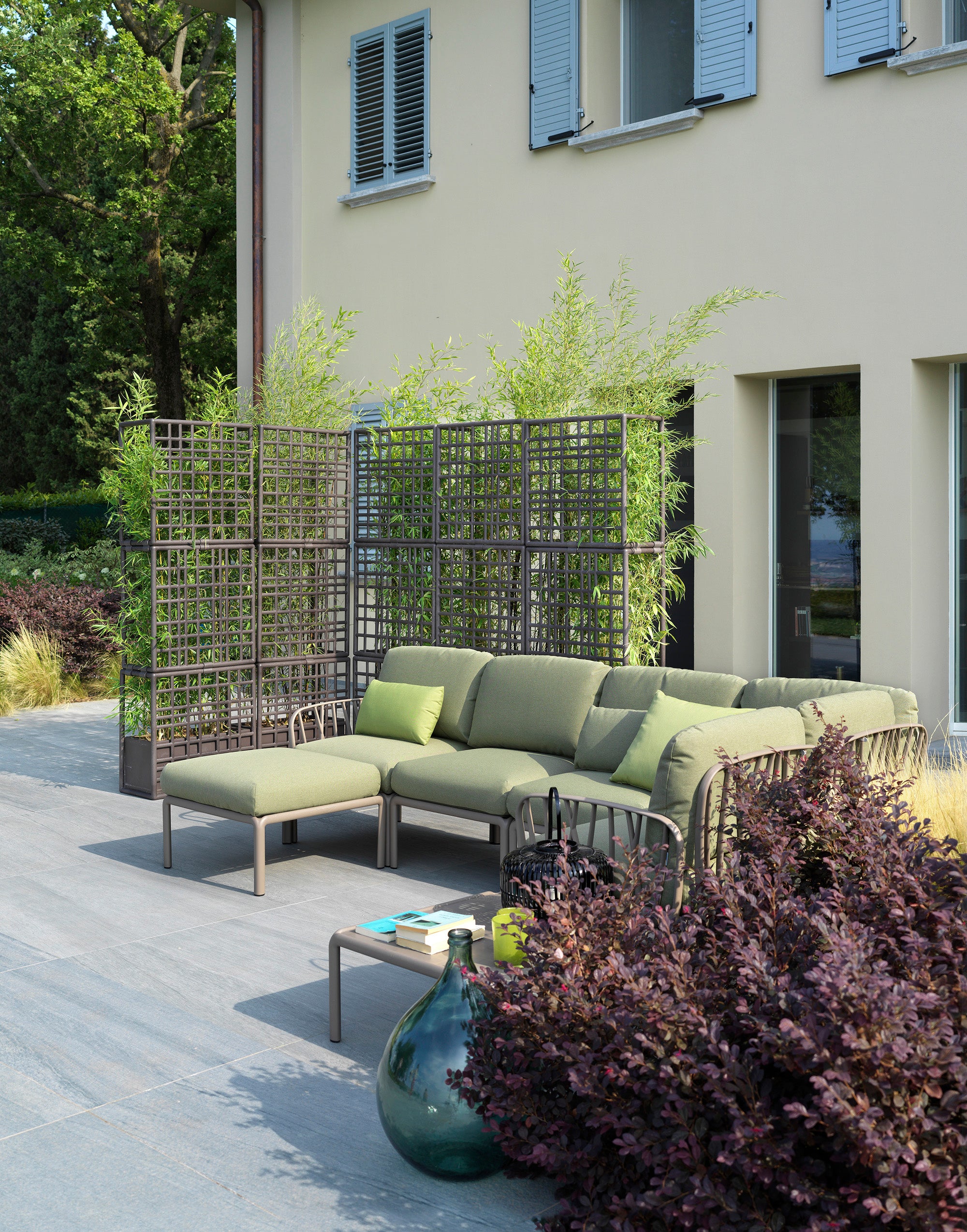 Modulární venkovní rohová sedačka KOMODO 5 béžová Sunbrella® s antracitovým podstavcem