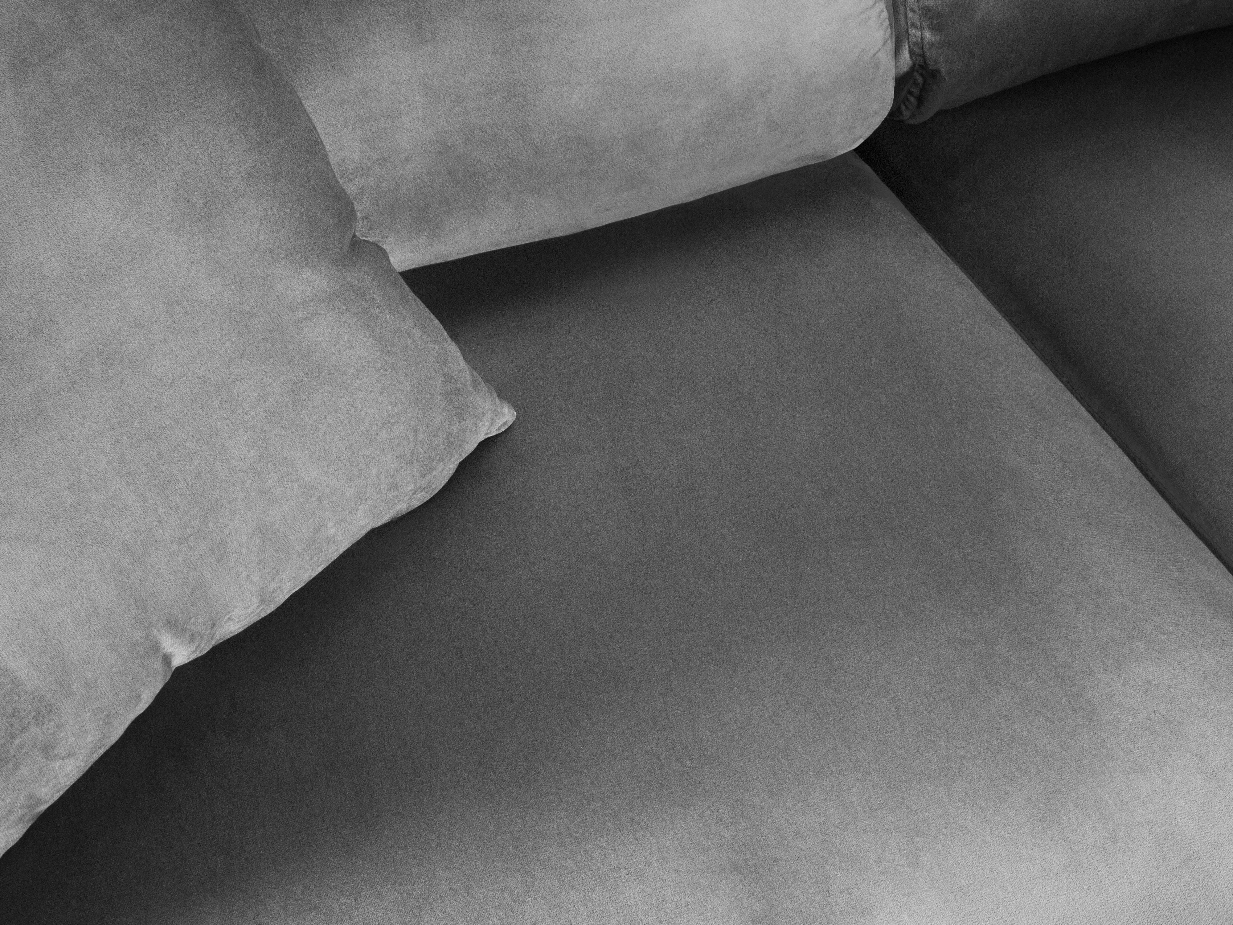 Narożnik 5-osobowy prawostronny z funkcją spania KYOTO jasnoszary ze złotą podstawą Cosmopolitan Design Eye on Design