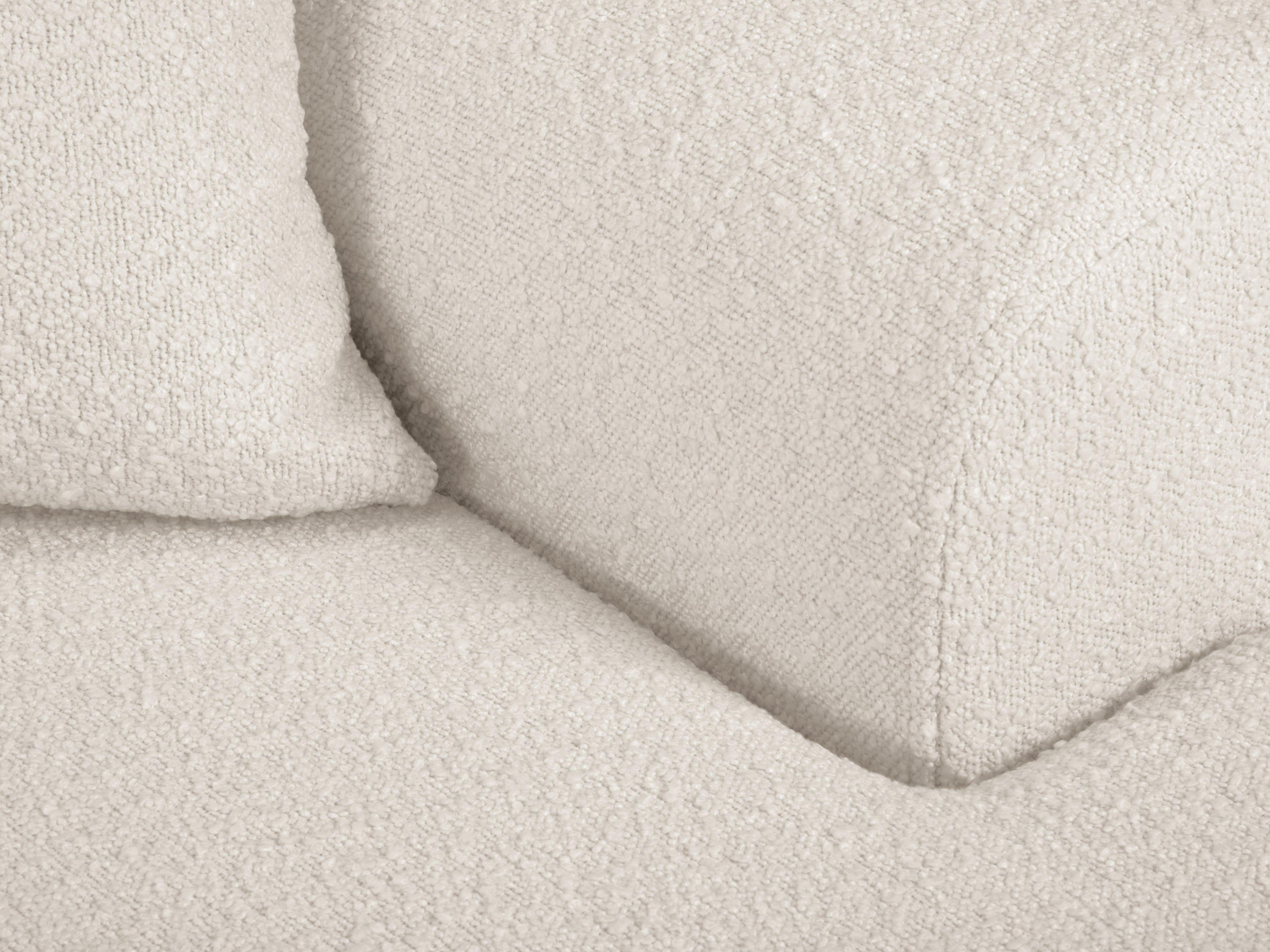 Narożnik prawostronny z funkcją spania KYOTO beżowy bouclé z czarną podstawą Cosmopolitan Design Eye on Design