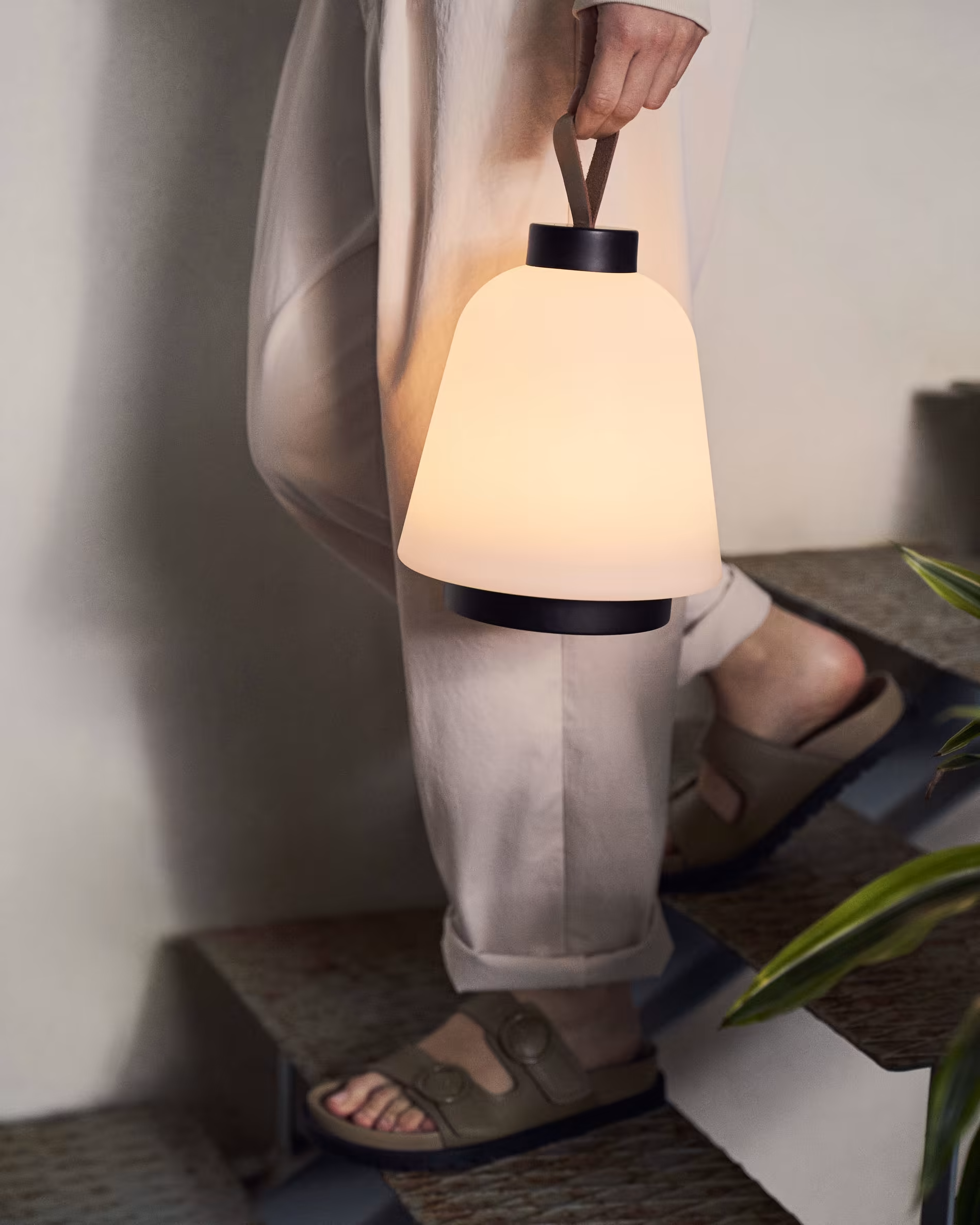 Lampa akumulatorowa UDIYA czarny La Forma Eye on Design
