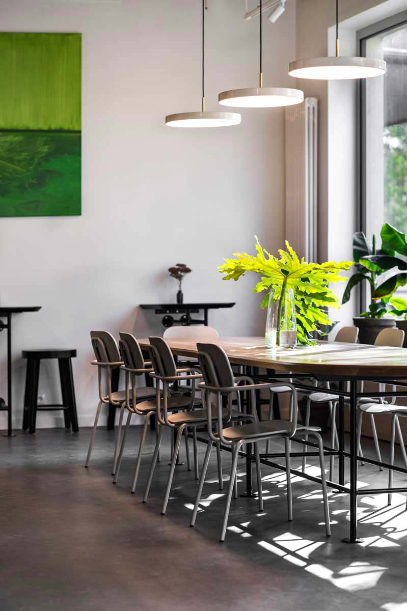 Židle NEW SCHOOL olivová základna