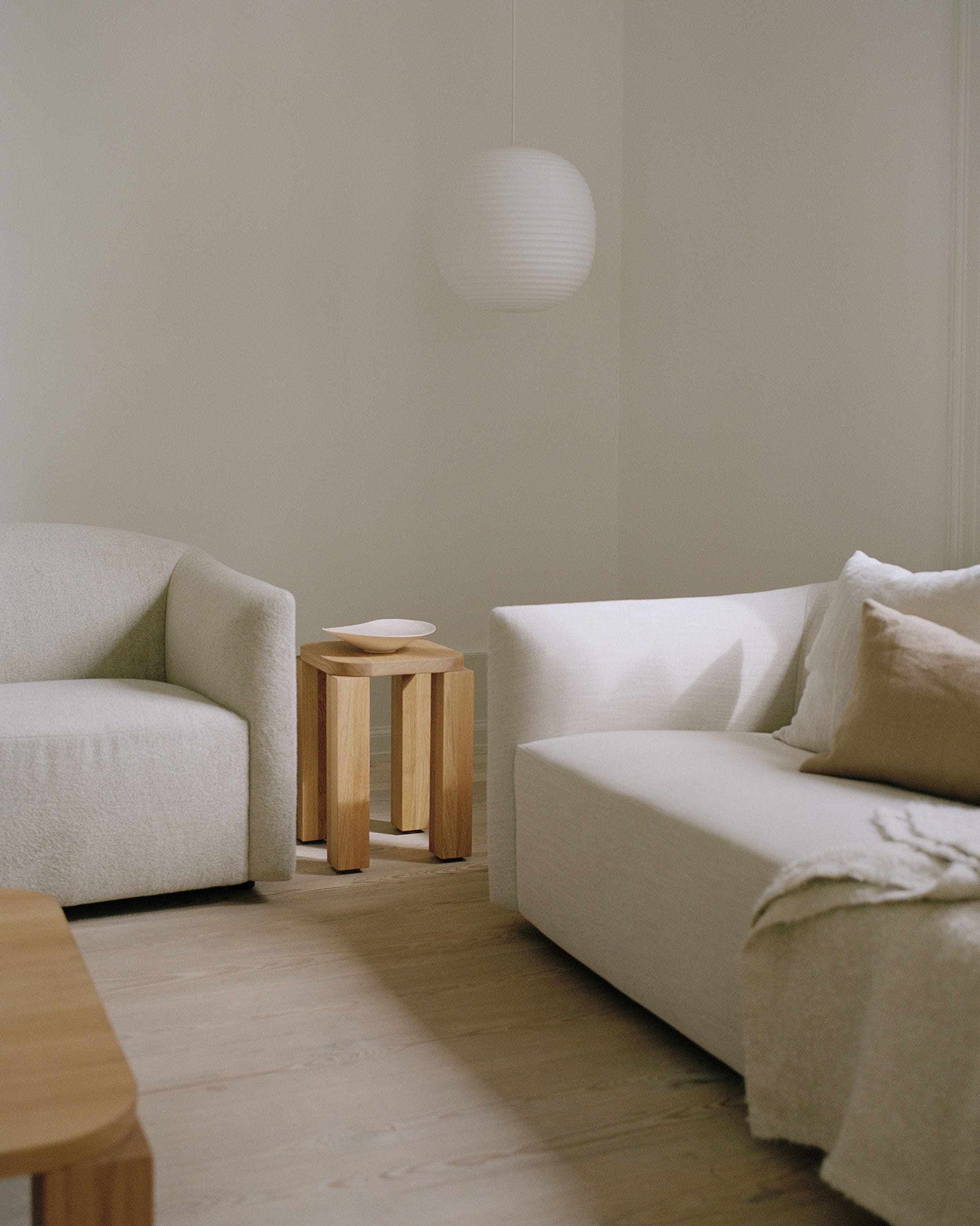 2-person sofa, upholstered shore
