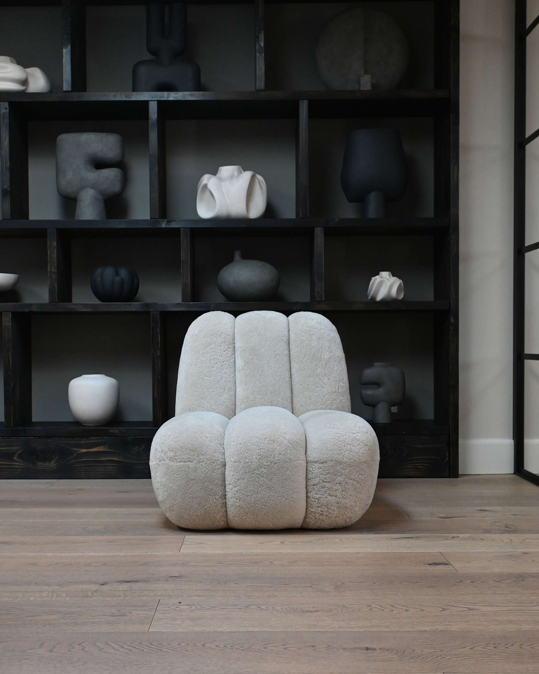 Sheepskin TOE cream fabric armchair