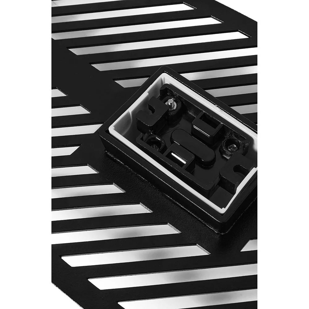 PARUMA black wall lamp