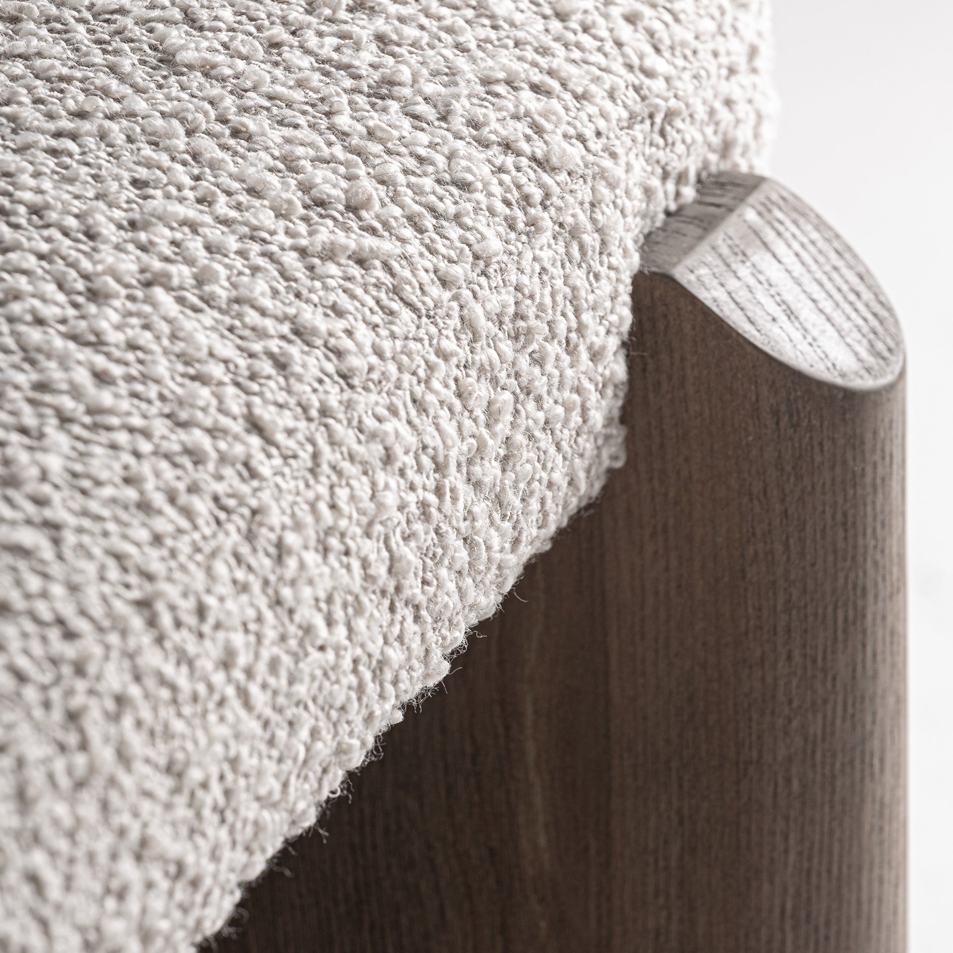 Lavice JACQUARD z vrbového dřeva s béžovým sedákem