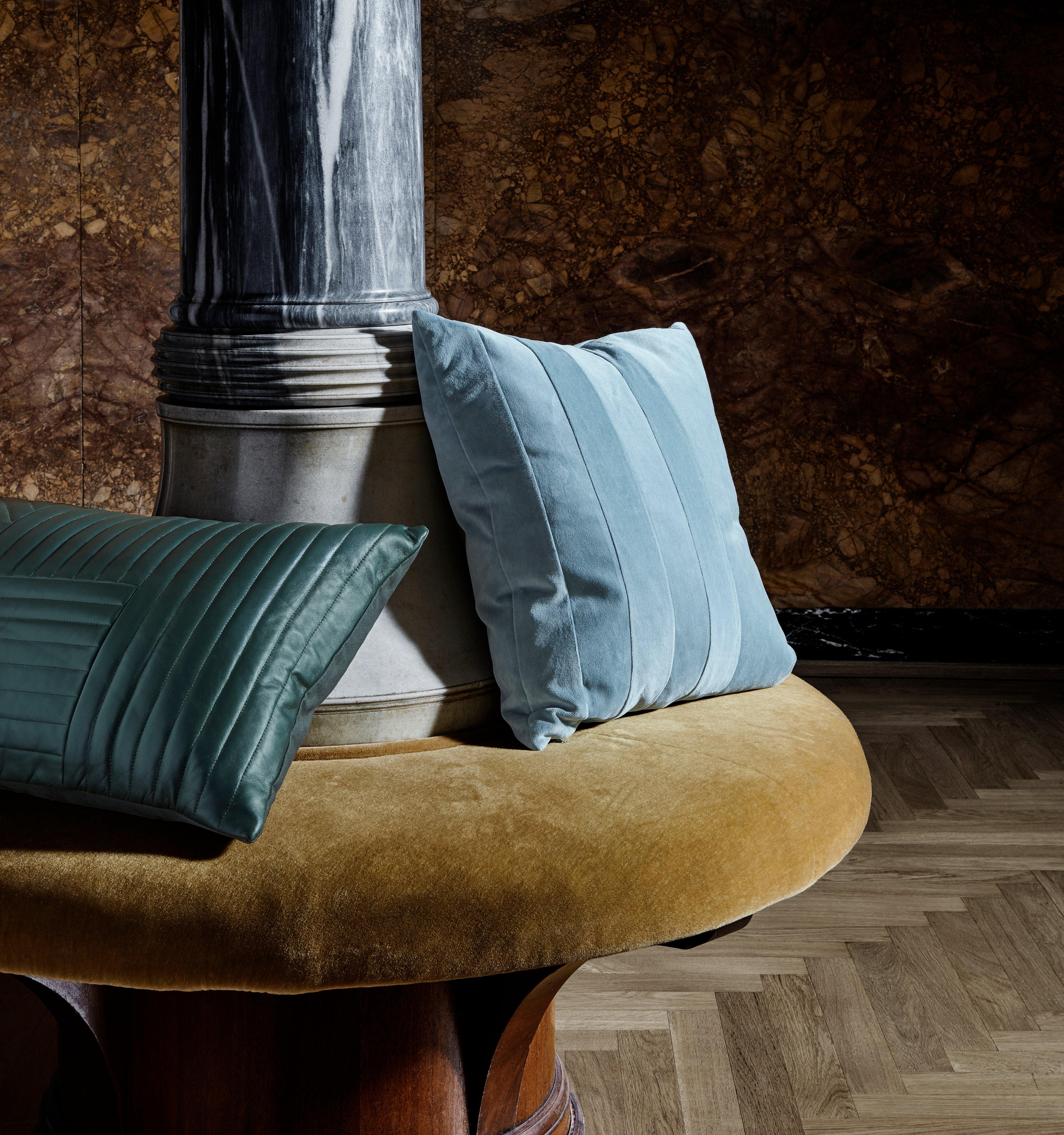 Poduszka aksamitna SANATI jasnozielony AYTM Eye on Design