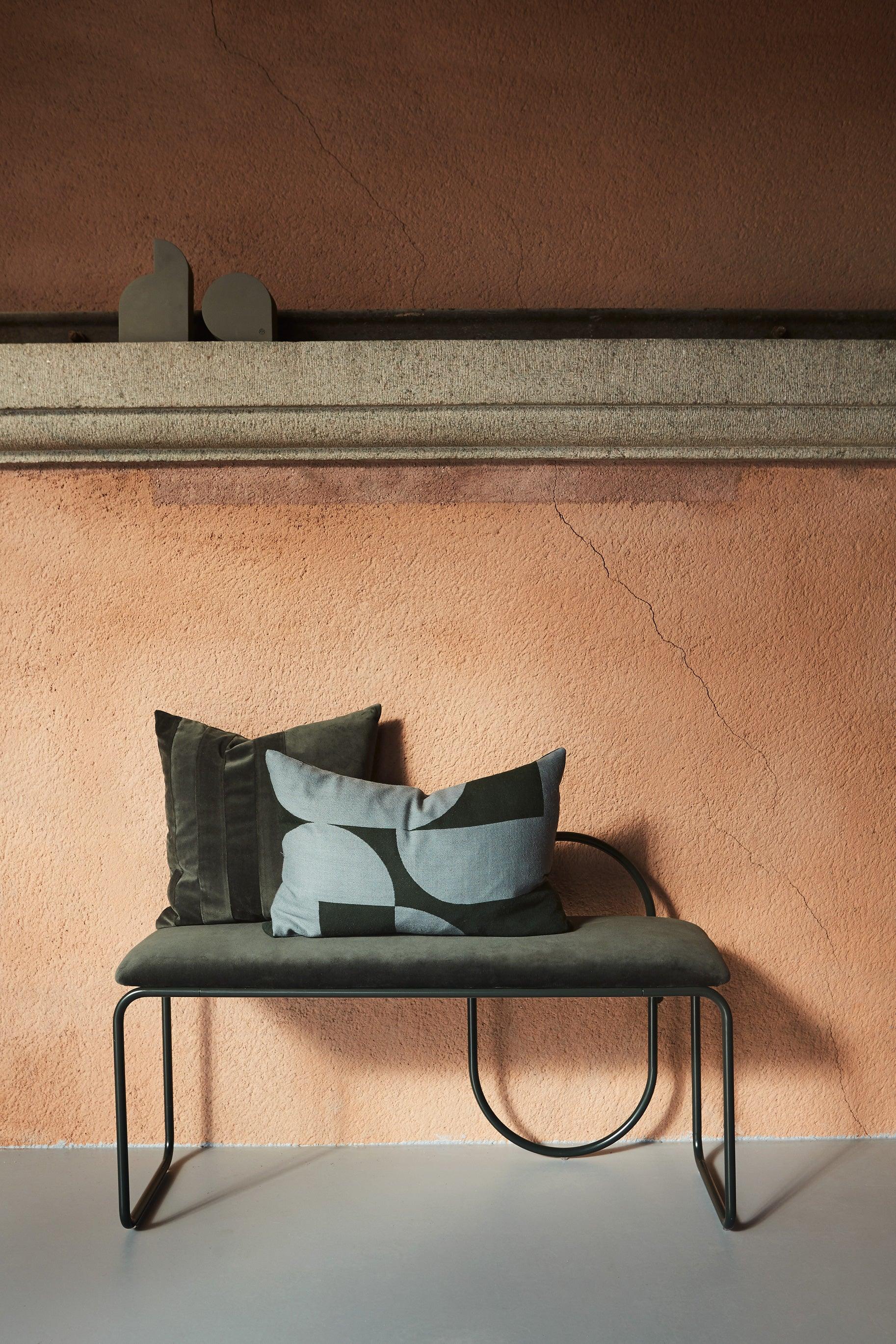 Poduszka aksamitna SANATI zielony AYTM Eye on Design