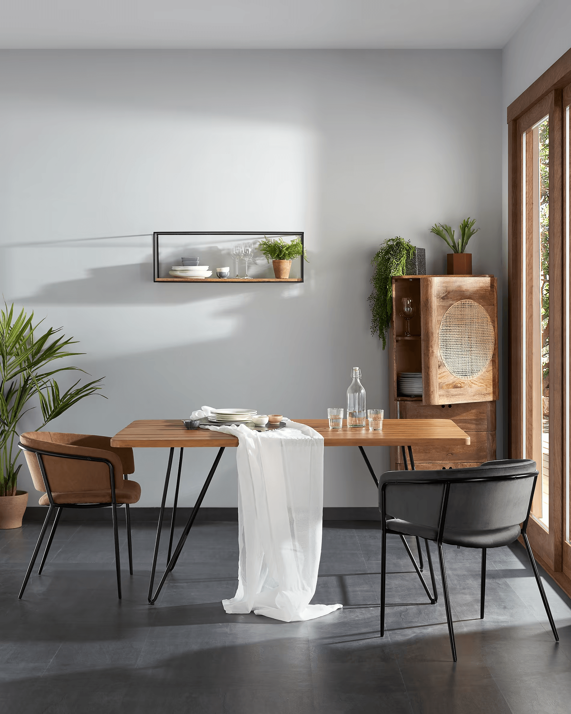 Półka wisząca ELISHA lite drewno jodłowe La Forma Eye on Design