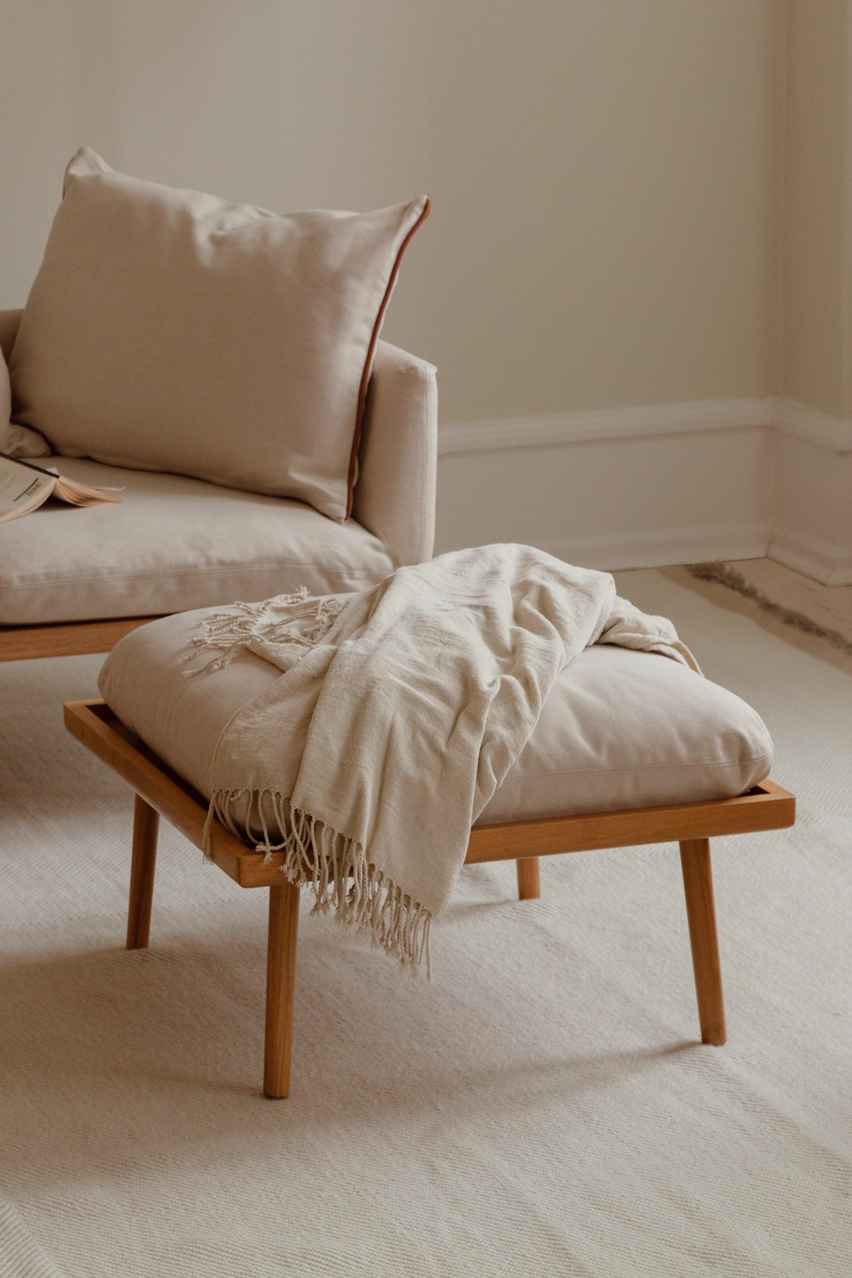 Puf LOUNGE AROUND SHUFFLE beżowy UMAGE Eye on Design