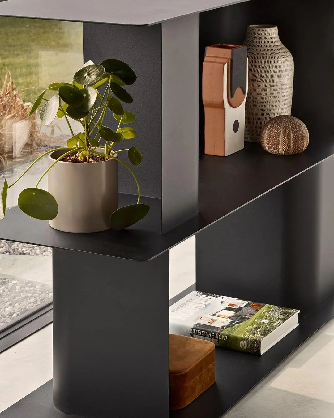 Regał CARV matowy czarny do salonu – Calligaris