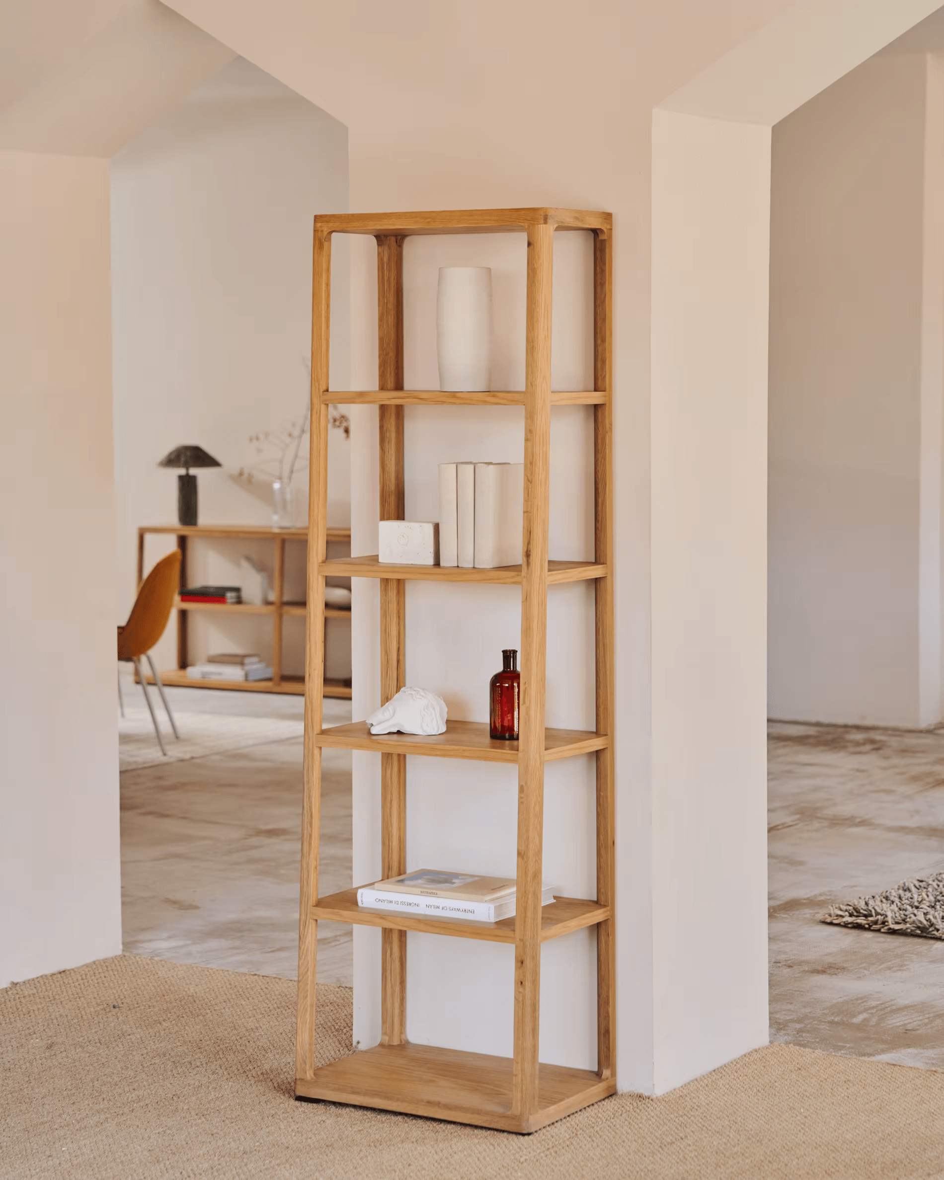 Regał wysoki MAYMAI drewno dębowe La Forma Eye on Design