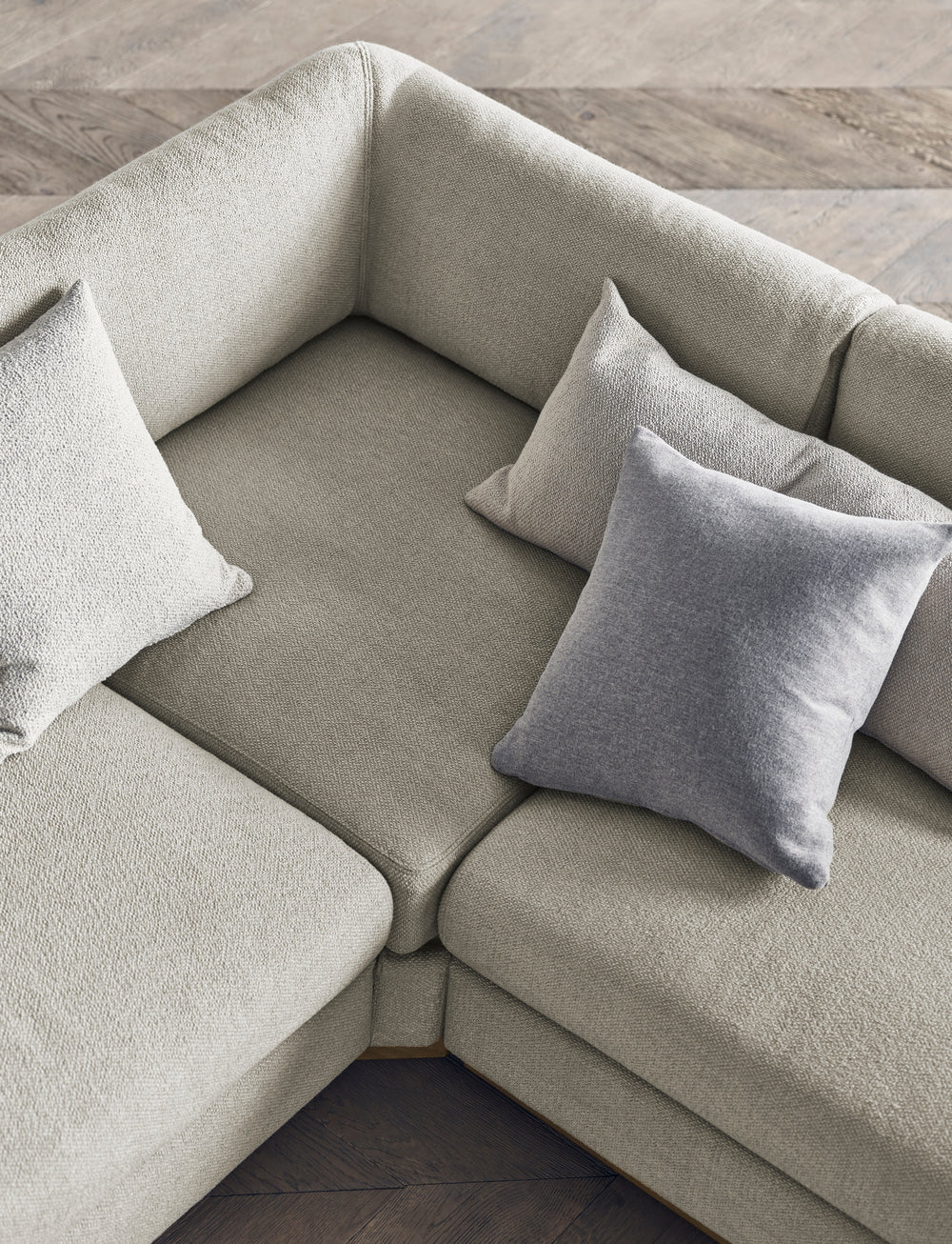 Open corner right -sided sepia white