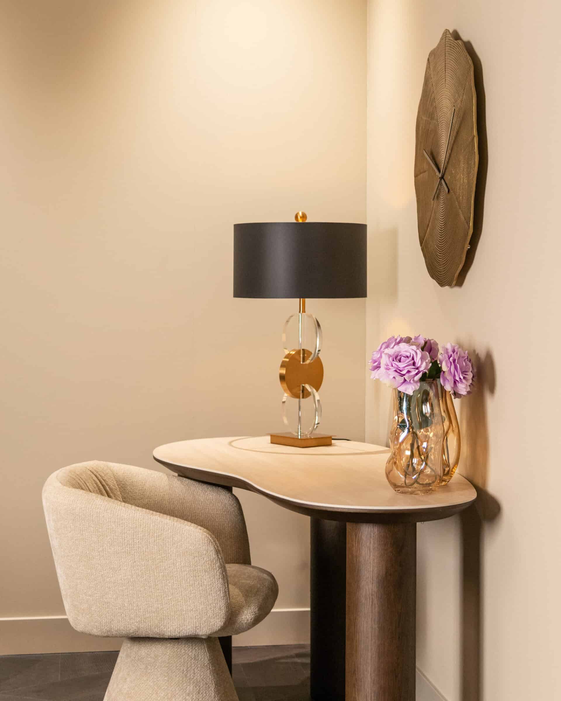 Otáčecí židle MADELINE jasně hnědá