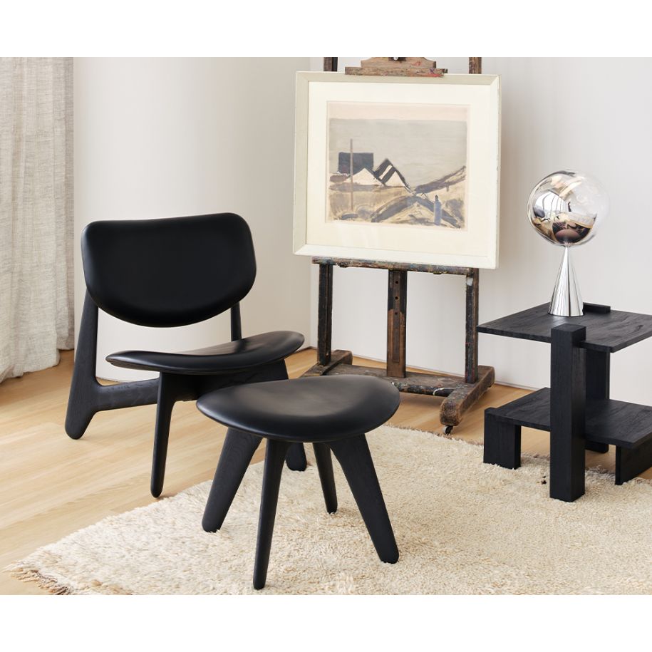 Křeslo SLAB černá kůže s černým dubovým podstavcem