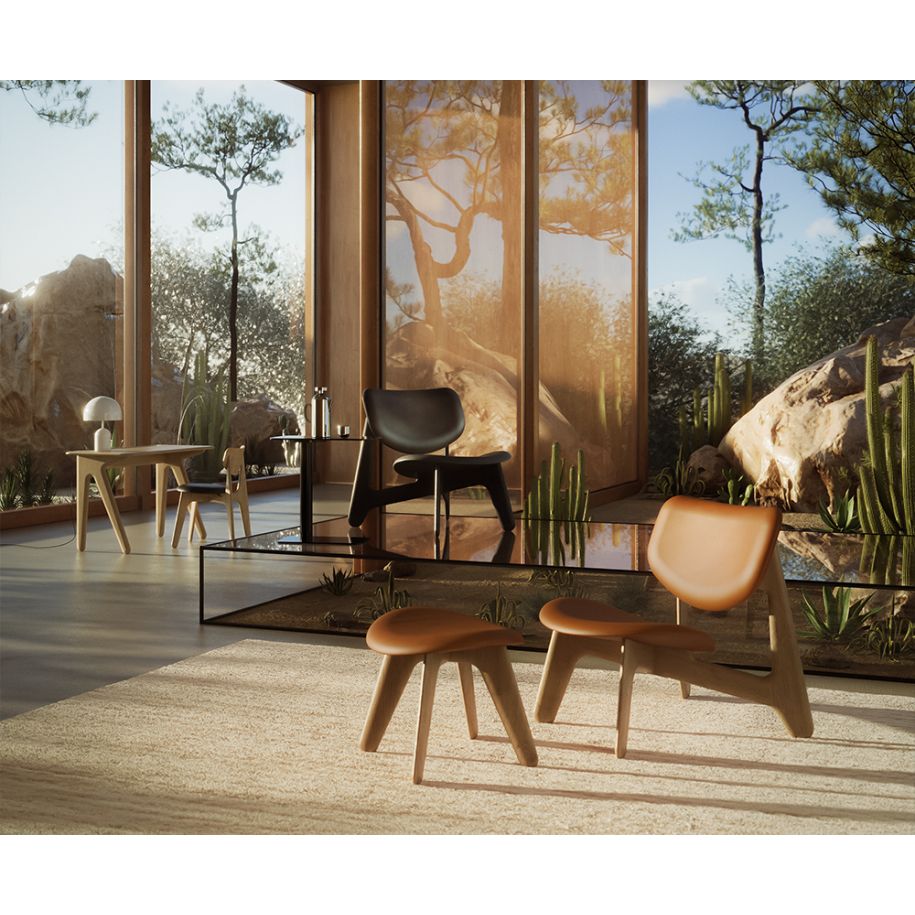 Podnožník SLAB z koňakové kůže s dubovým podstavcem