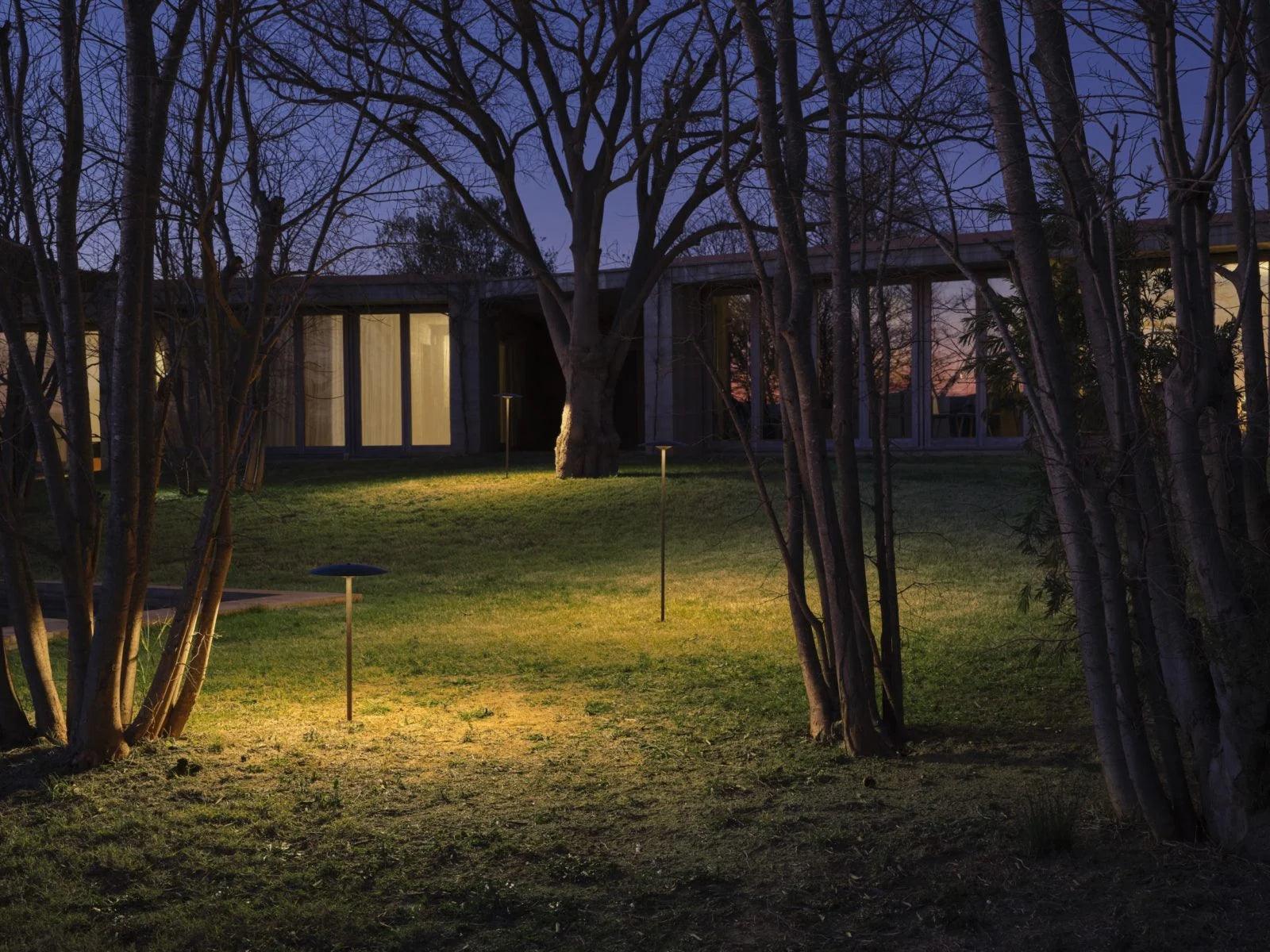 Słupek oświetleniowy GINGER biały Marset Eye on Design