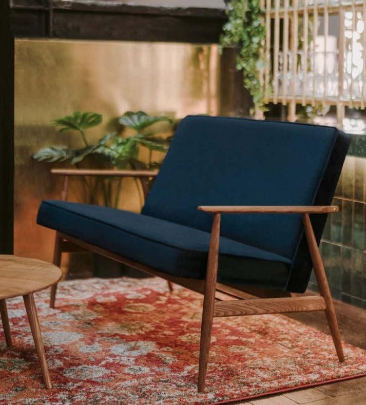 Sofa 2-osobowa FOX zielony w tkaninie Velvet Bottle Green 366 concept Eye on Design