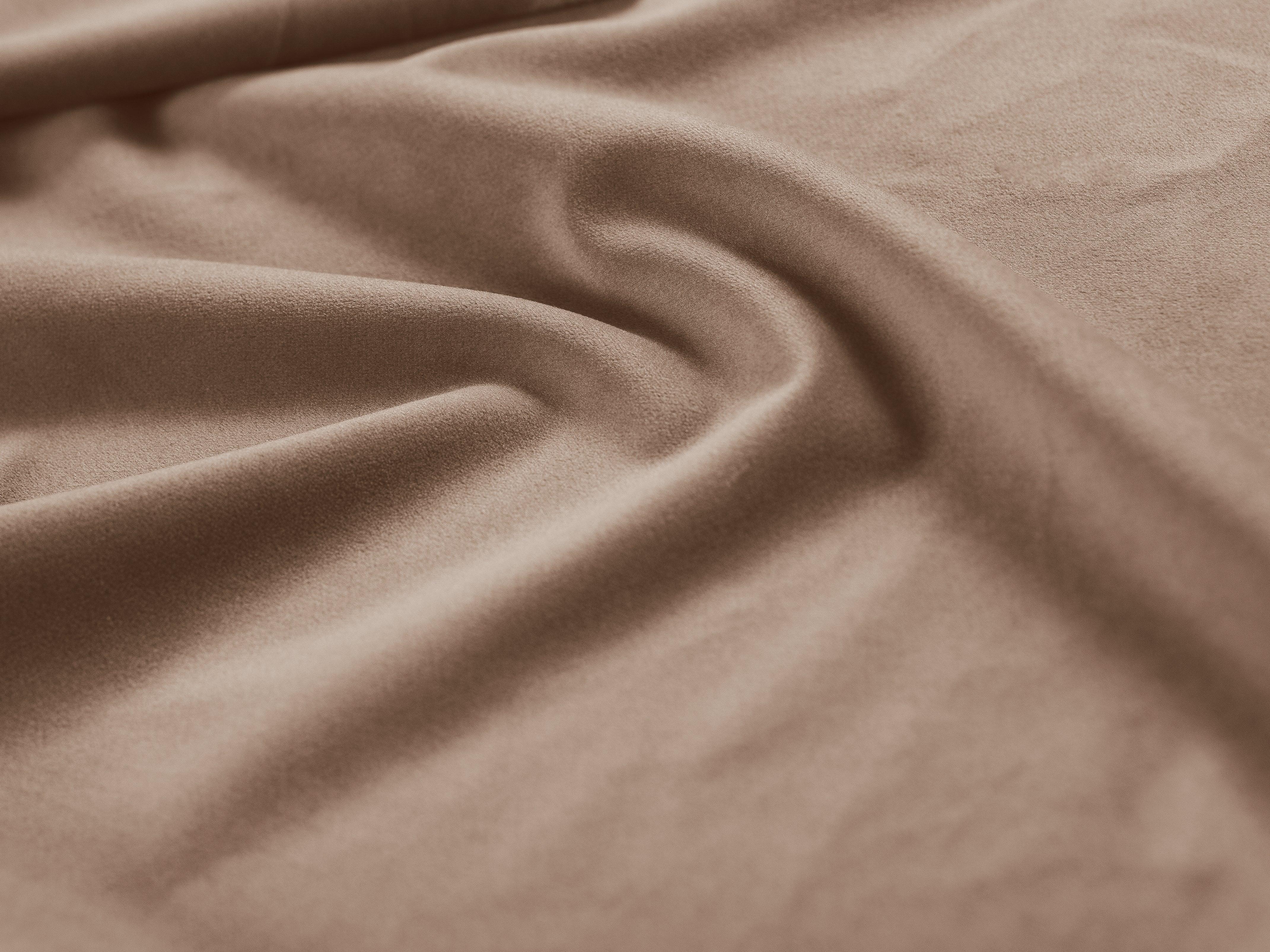Sofa aksamitna 2-osobowa BALI beżowy ze złotą podstawą Cosmopolitan Design Eye on Design