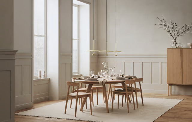 Stůl SOFT MOOD s podstavou z běleného dubového dřeva