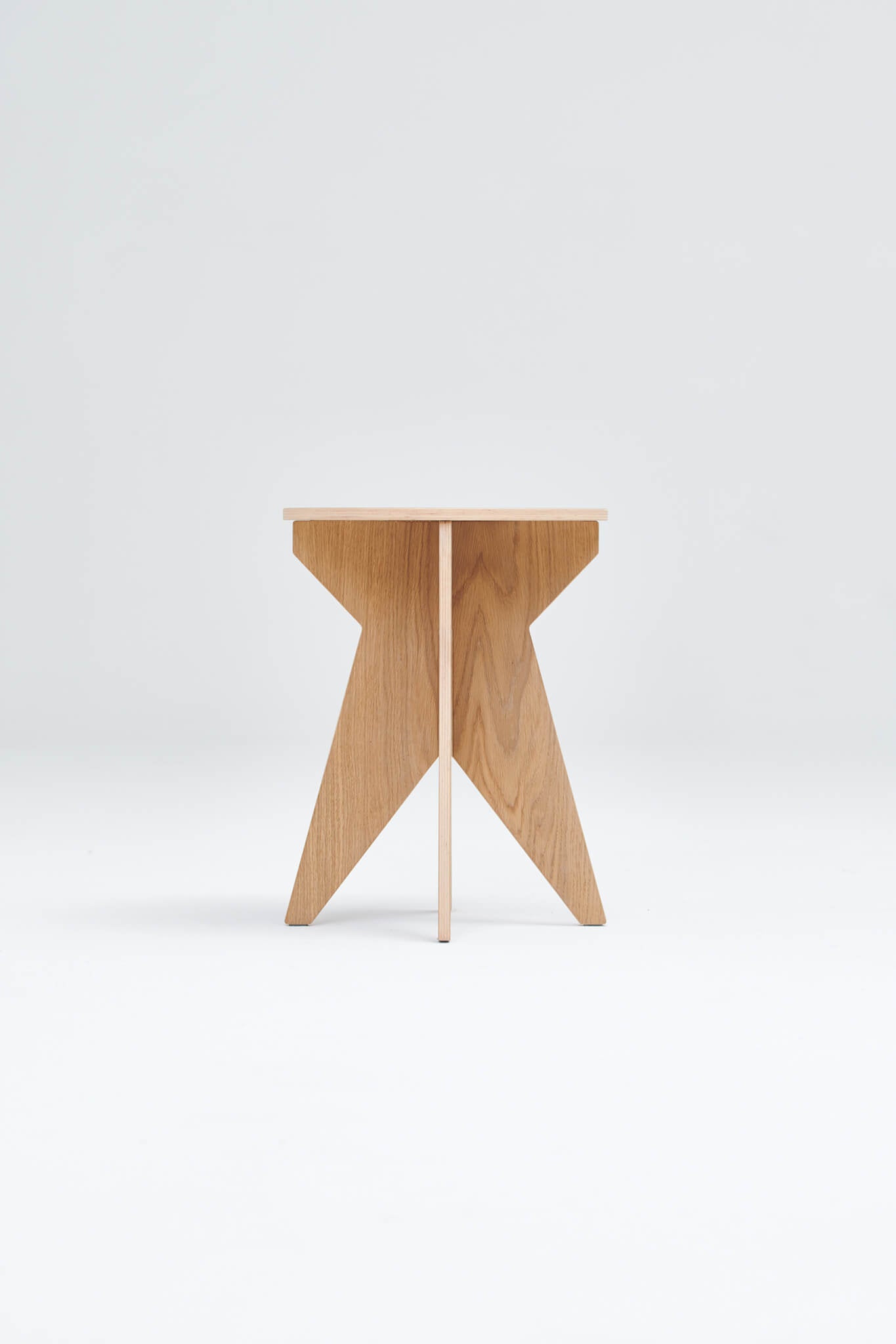 Stolek ST STOOL dubový dýhovaný