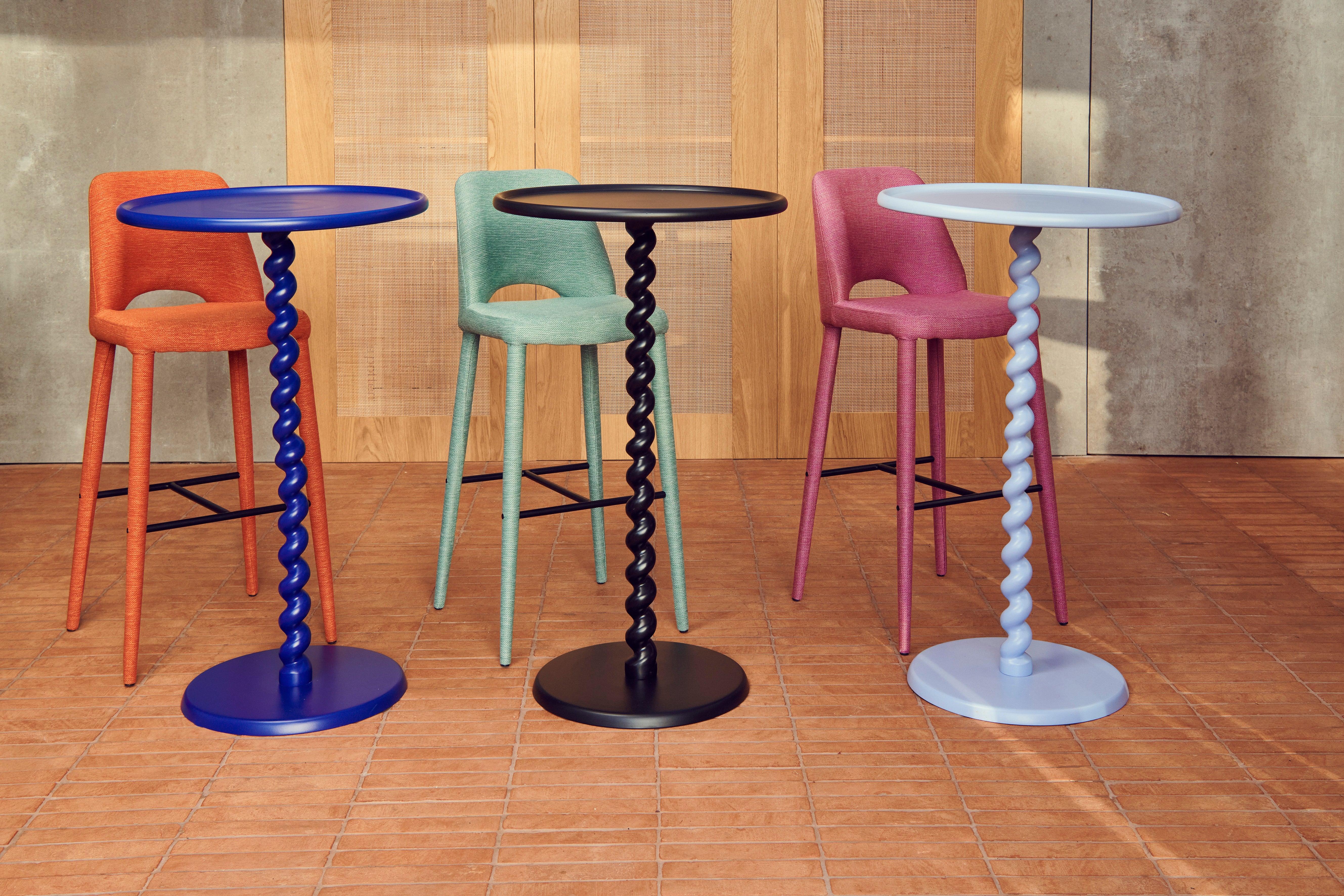 Stół barowy TWISTER różowy Pols Potten Eye on Design