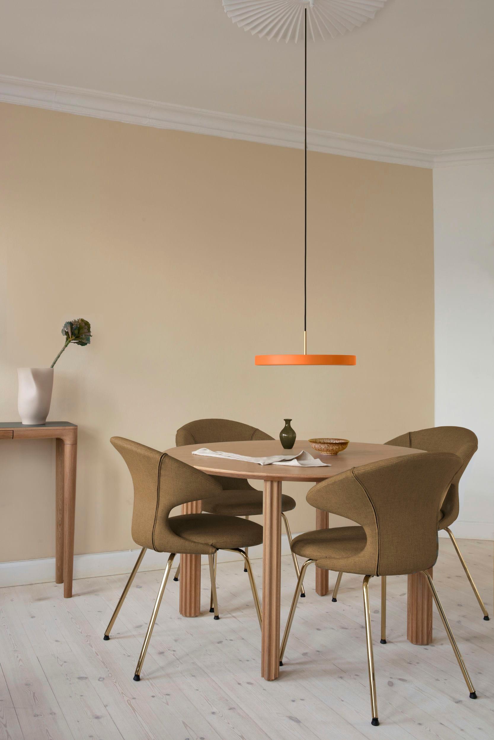 Stół COMFORT CIRCLE dębowy UMAGE Eye on Design