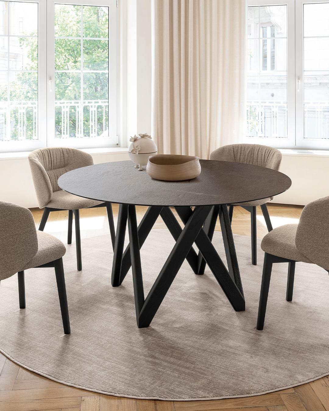 Stół okrągły CARTESIO kremowy marmur Calligaris Eye on Design