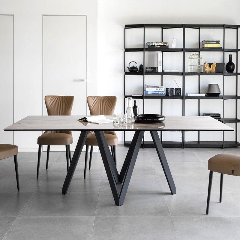 Stół prostokątny CARTESIO złoty marmur z metalową podstawą Calligaris Eye on Design