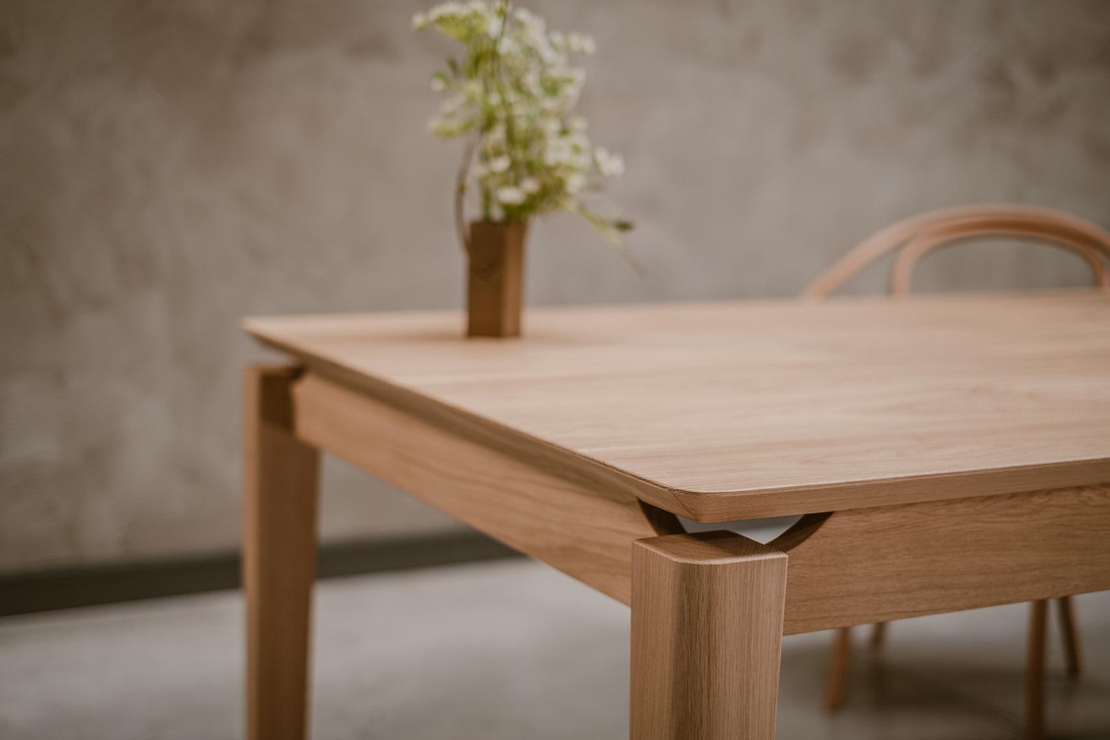 Stół rozkładany CHAMFER lite drewno Selfia Eye on Design